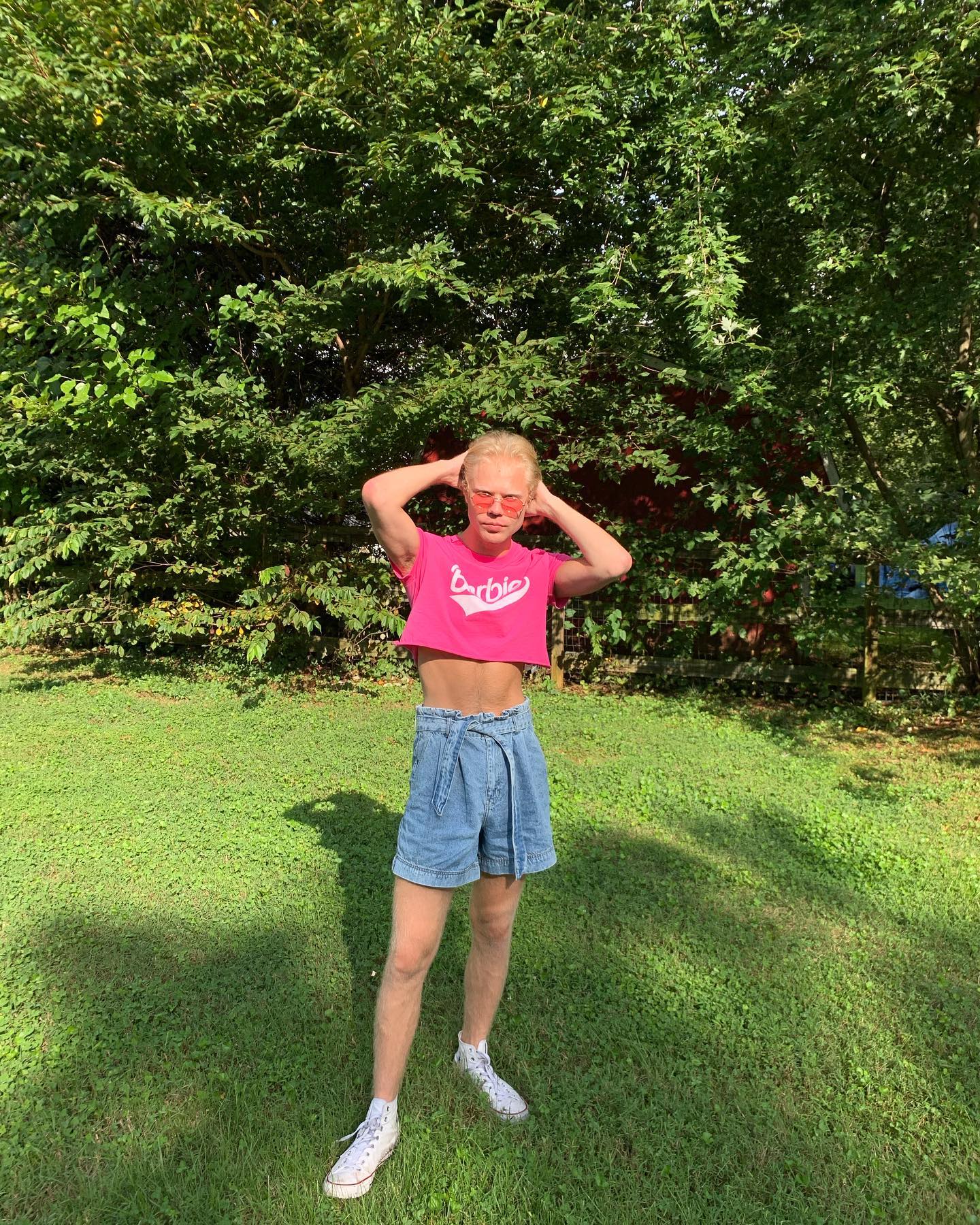 I used to play with Barbies, but now Iโm a Ken doll ๐
๐ป