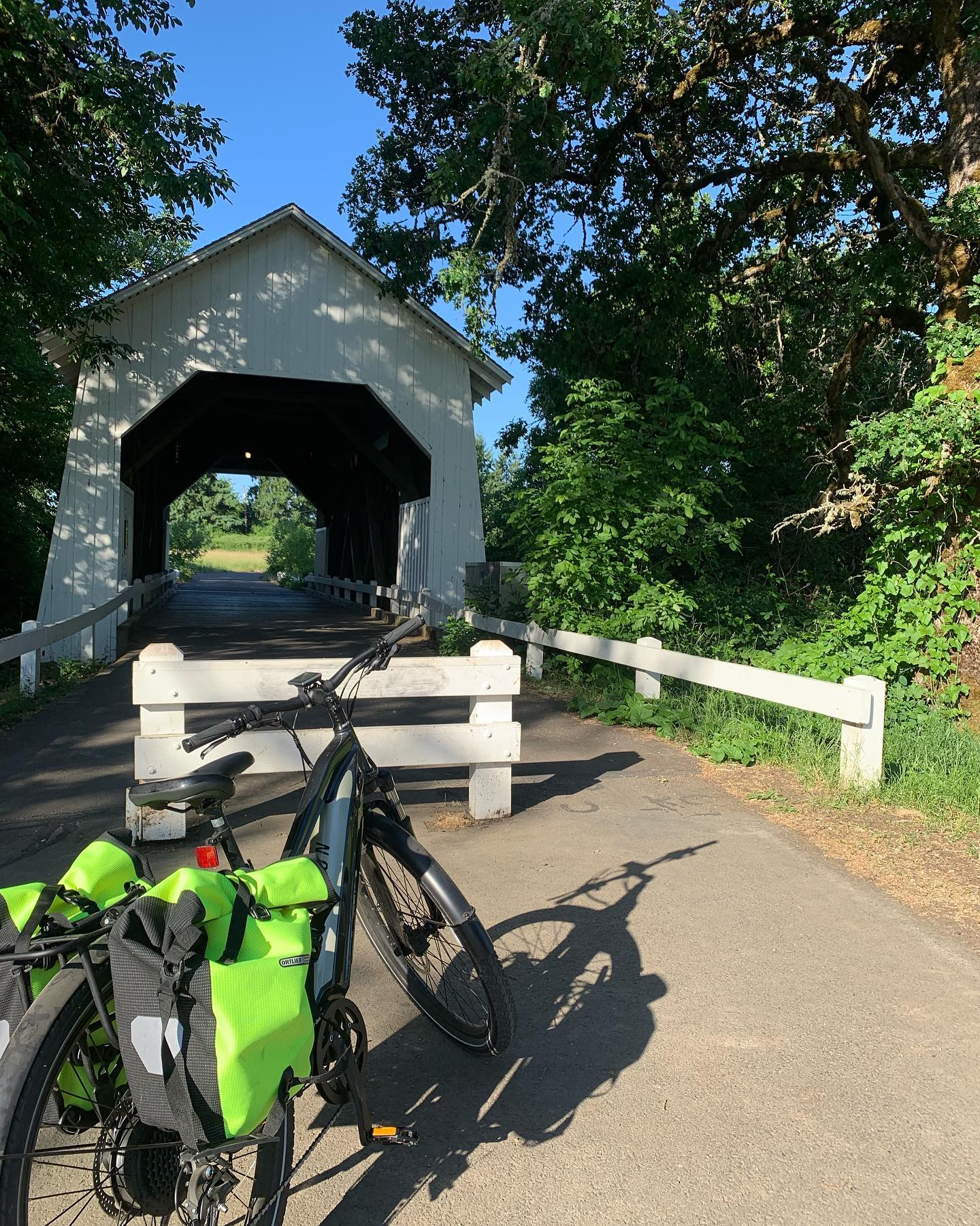 What a beautiful commute to work. So blessed to live in Oregon #iloveoregon #corvallis #philomath #coveredbridge #maryspeak #electricbike #commutebybike