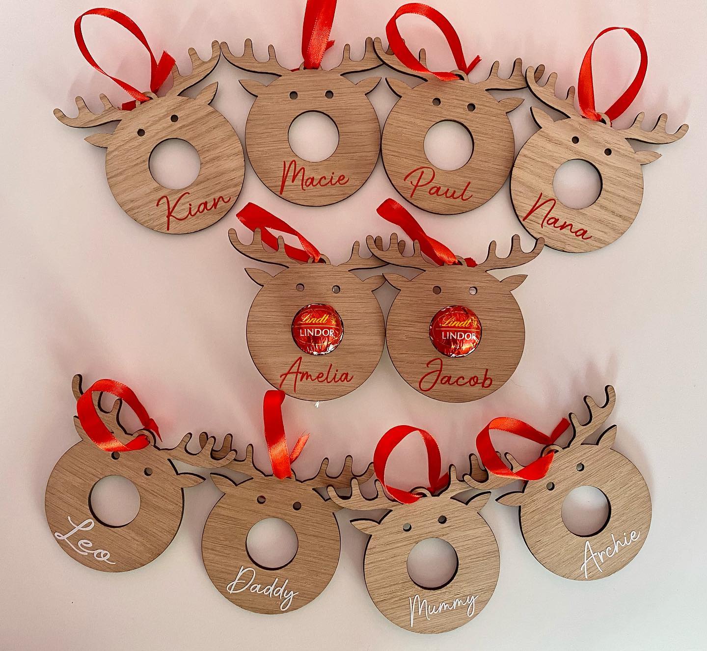 Christmas orders have begun 🙈how cute are these reindeer tree decorations, I only have 20 left order now 🎅🏽 #reindeer #christmas #christmastree #christmasdecorations #chocolatereindeer #personalisedgifts #treedecorations #perfectlittledesigns #totnes #dartmouth #kingsbridge