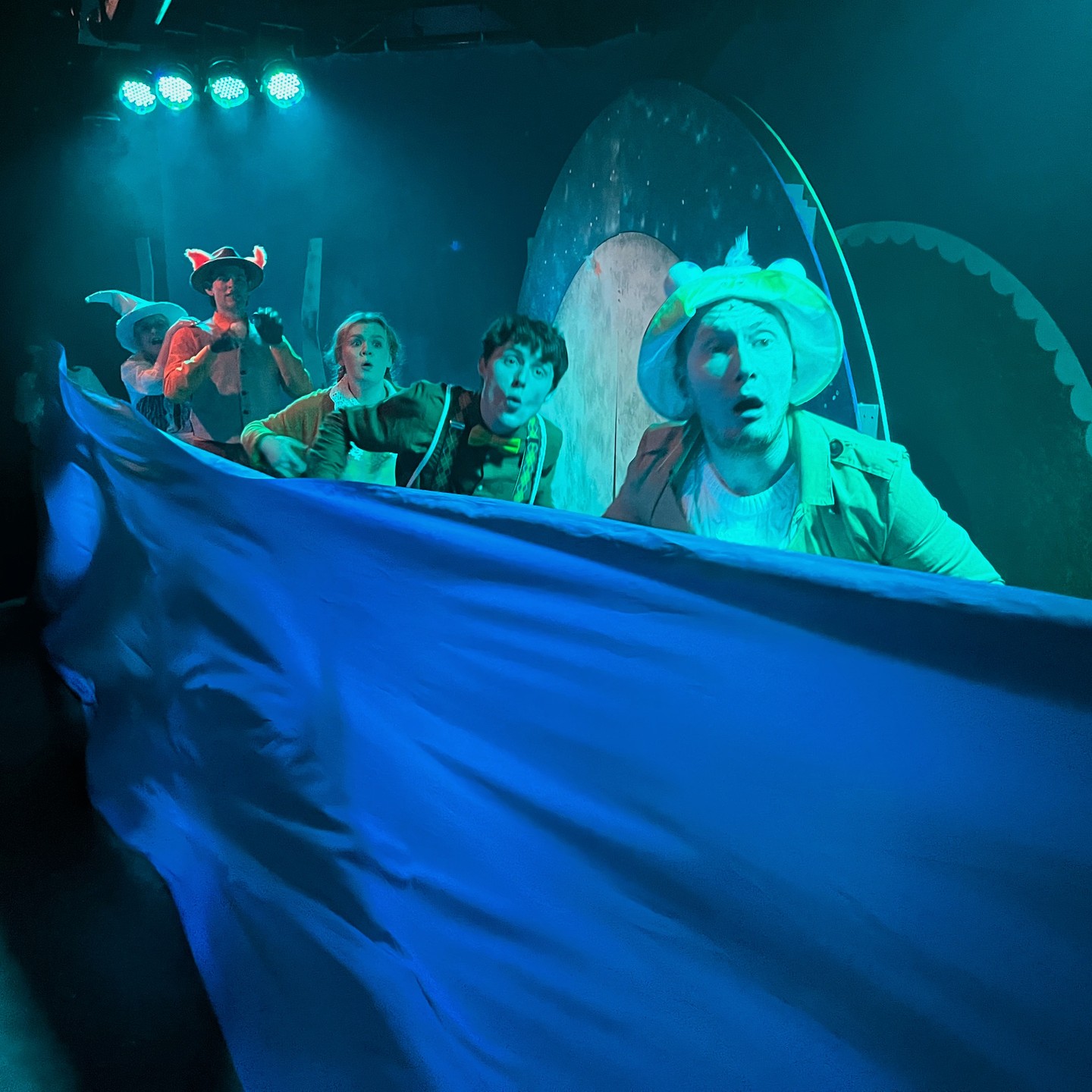 Hansel and Gretel
Dec 2022
Director: Me!
Choreographer: @edgeparker
MD: @joehoodstagram
Set and Costume Designer: @aled_wyn_williams
Lighting and Sound Design: @nickjmills670
Producer: @nickjmills670
@simplytheatreacademy
@comedyhaus
@simplytheatrezurich