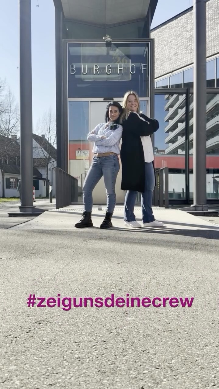 Achtung, Achtung – anschnallen bitte. 🎤🔥
Wir drehen den Lautstärkeregler jetzt mal ganz nach oben.
Wir sind offizieller Kampagnenpartner vom Burghof & Stimmenfestival 2026 – und wir haben richtig Bock auf einen Sommer voller Stimmen, Emotionen und Gänsehaut-Momente.
Das wird laut. Das wird echt. Das wird besonders.
Seid ihr bereit? 🎶✨
#stimmenfestival #burghof #lörrach #kampagnenpartner #zeigunsdeinelocation