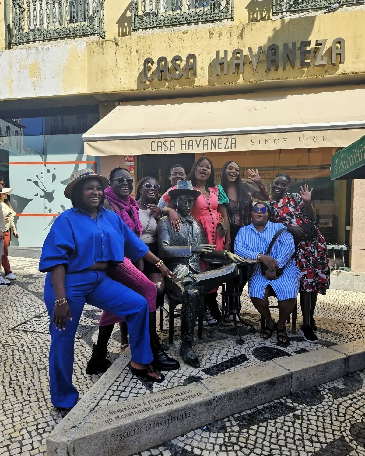 Wondering how awesome it could be having a private tour in Lisbon for you and your friends?
Just check these pictures from @thaglobetrotters tour with Tours Of My Life and you'll get a glimpse of the fun they had! 😎😌
