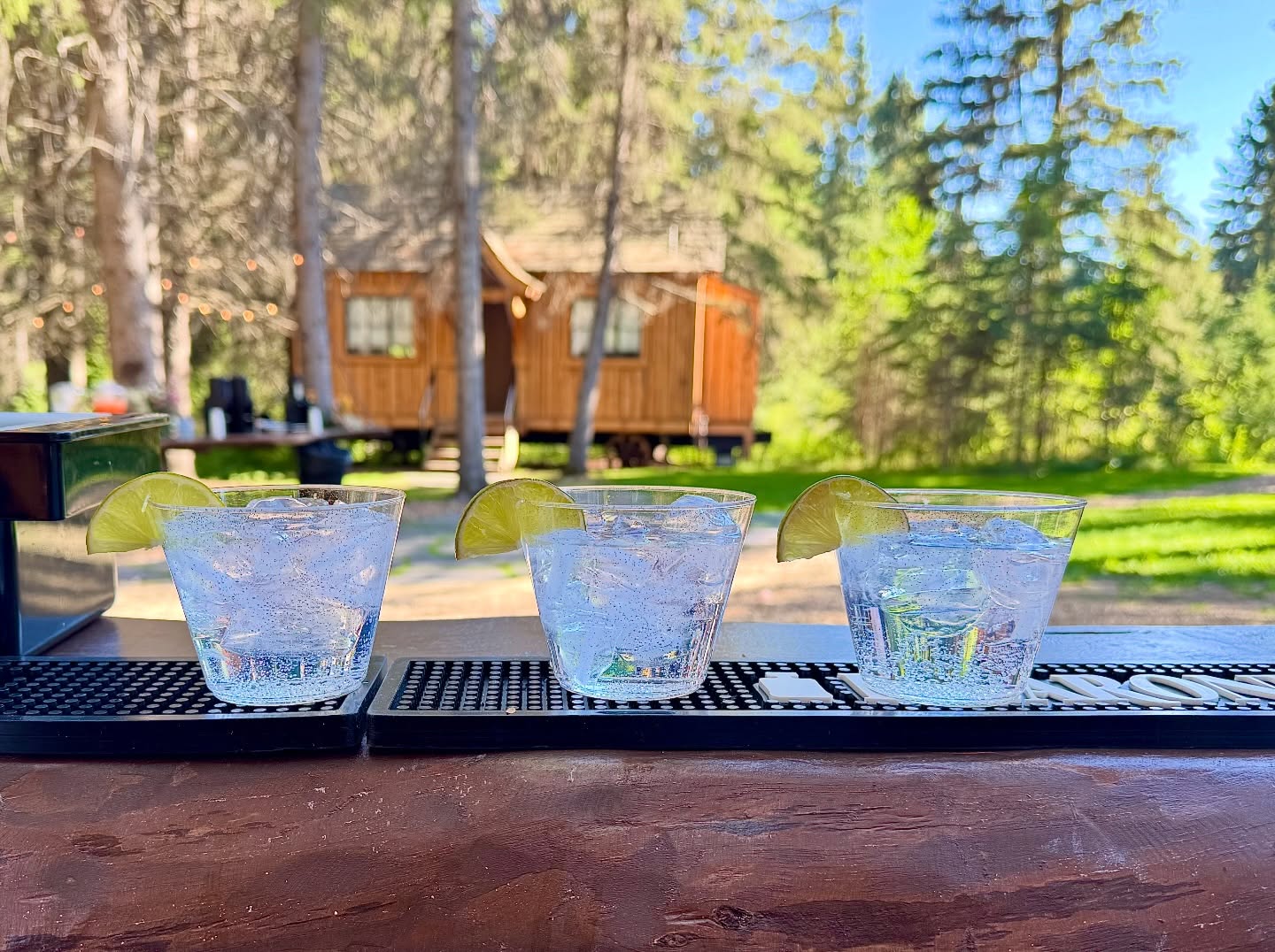 #aaamobilebartending #weddingbartender #reddeervendor #drinks #thevalleyweddings