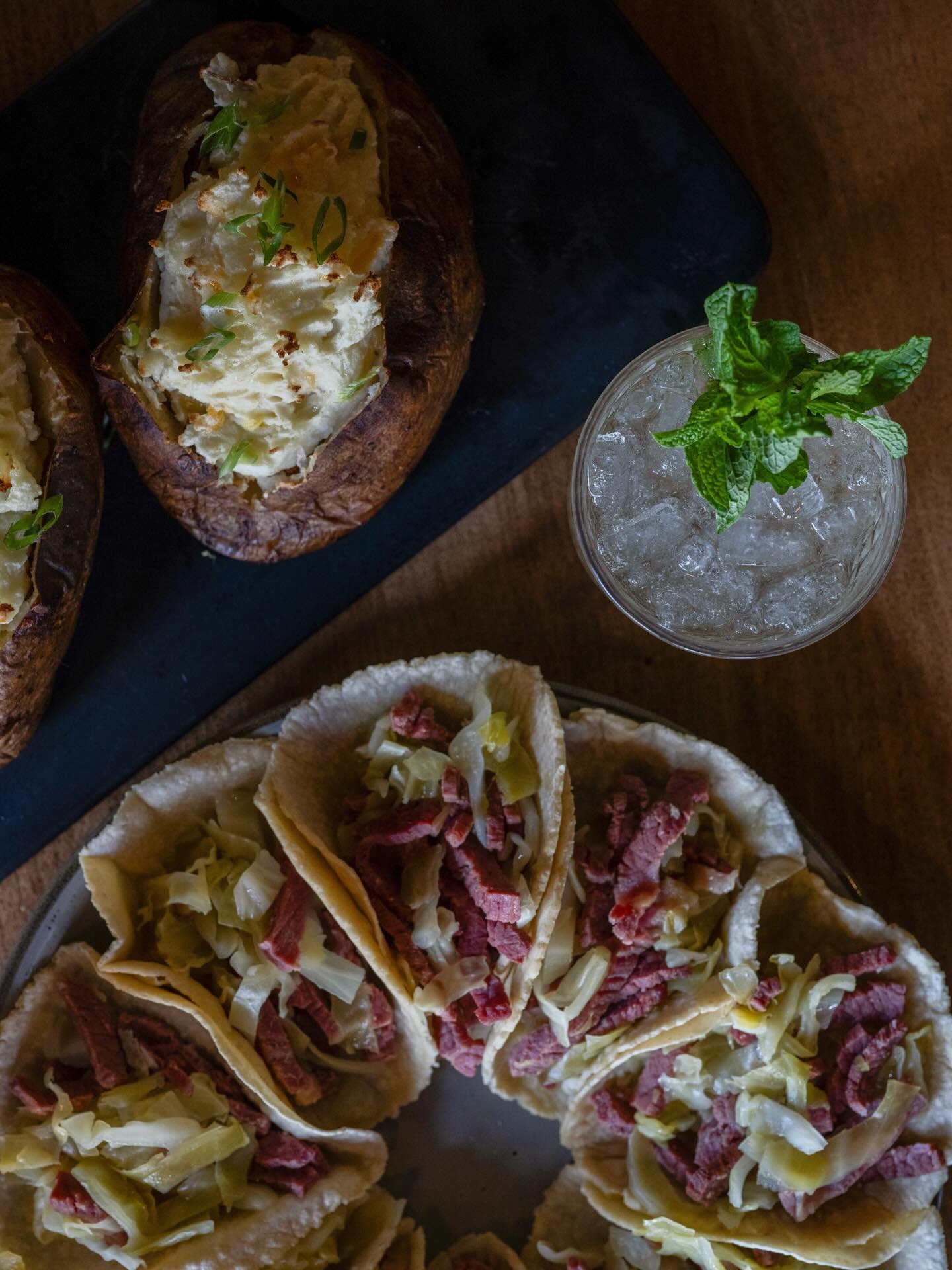 St. Patricks day is tomorrow and we’ve got some fun specials for you to try - come hang out with us! Open 11:30am - 11:00pm
#seattleeats #seattlefoodie #seattlebar #seattlerestaurants #magnoliaseattle