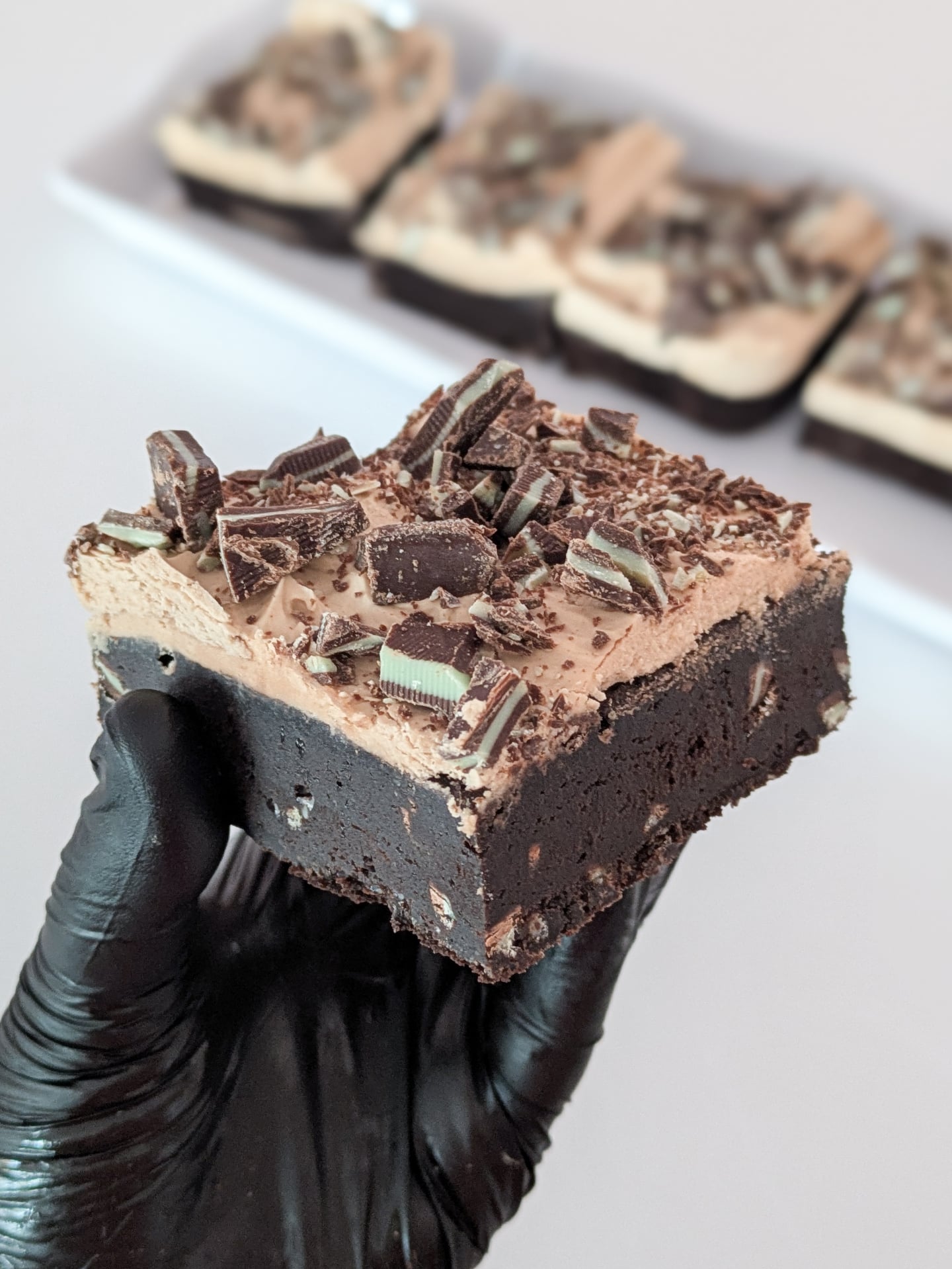 Happy Friday! We have Andes Mint Brownies this weekend to get you ready for St Paddy's Day ☘️
Our fudgy black cocoa brownie studded with chopped Andes mints, frosted with milk chocolate buttercream, and topped with more crushed Andes 🤤
Open today 11 to 7! ✨
