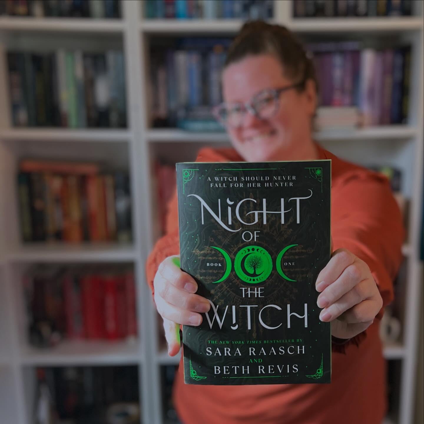 If someone tries to pinch you today, smack them with a green book 🍀 @sourcebooksfire