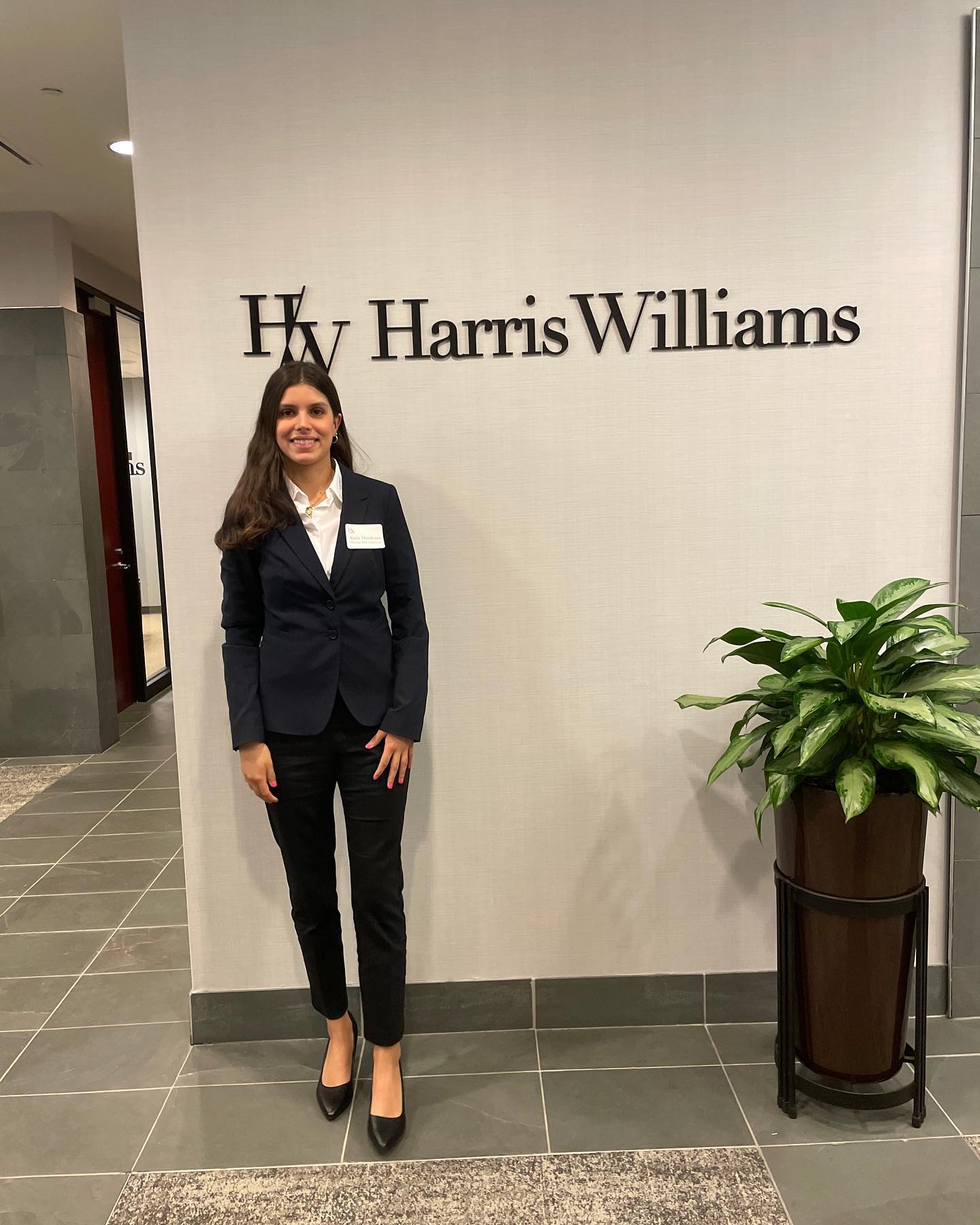 Pictures of our Class of 2024 members Katie and Joel attending programs at Harris Williams and Perella Weinberg Partners. Both Noles on Wall Street members had the opportunity to learn more about investment banking and speak with individuals who work at the firms. This was an amazing experience for the both of them!
Please feel free to reach out with any questions about our organization!