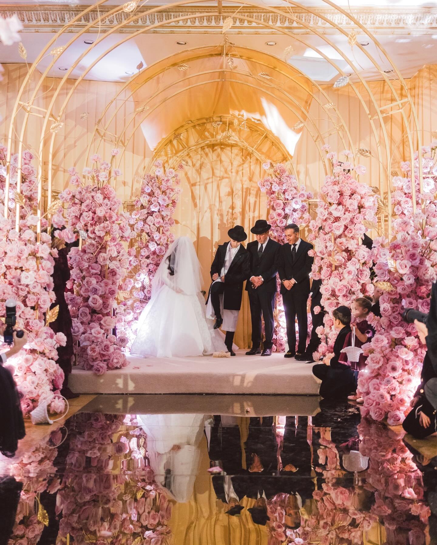 A Magical Blizzard
•
Daniella & Daniel’s Wedding
Winter, 2026. Queens, NY
•
Event Design & Production: @luxeeventrentals @classicyossi
Catering & Event Management: @classicyossi
Photography & Cinematography: @binyaminkornphotography
Glam: @malka_mua @sarahshipper
Music: @en3rgy_music ft. @zushamusic @itzikdadya_
Florals & lighting: @privetflowers @djyitzy
Venue: @terraceonthepark
Dresser: @dressed_by_chayasushee @miribridal
Decor: @luxeeventrentals
•
Binyamin Korn Photography, A Boutique Photography Studio
#AnEliteExperience
•
#NYCWedding #QueensWedding #NYLuxuryWedding #JewishWedding