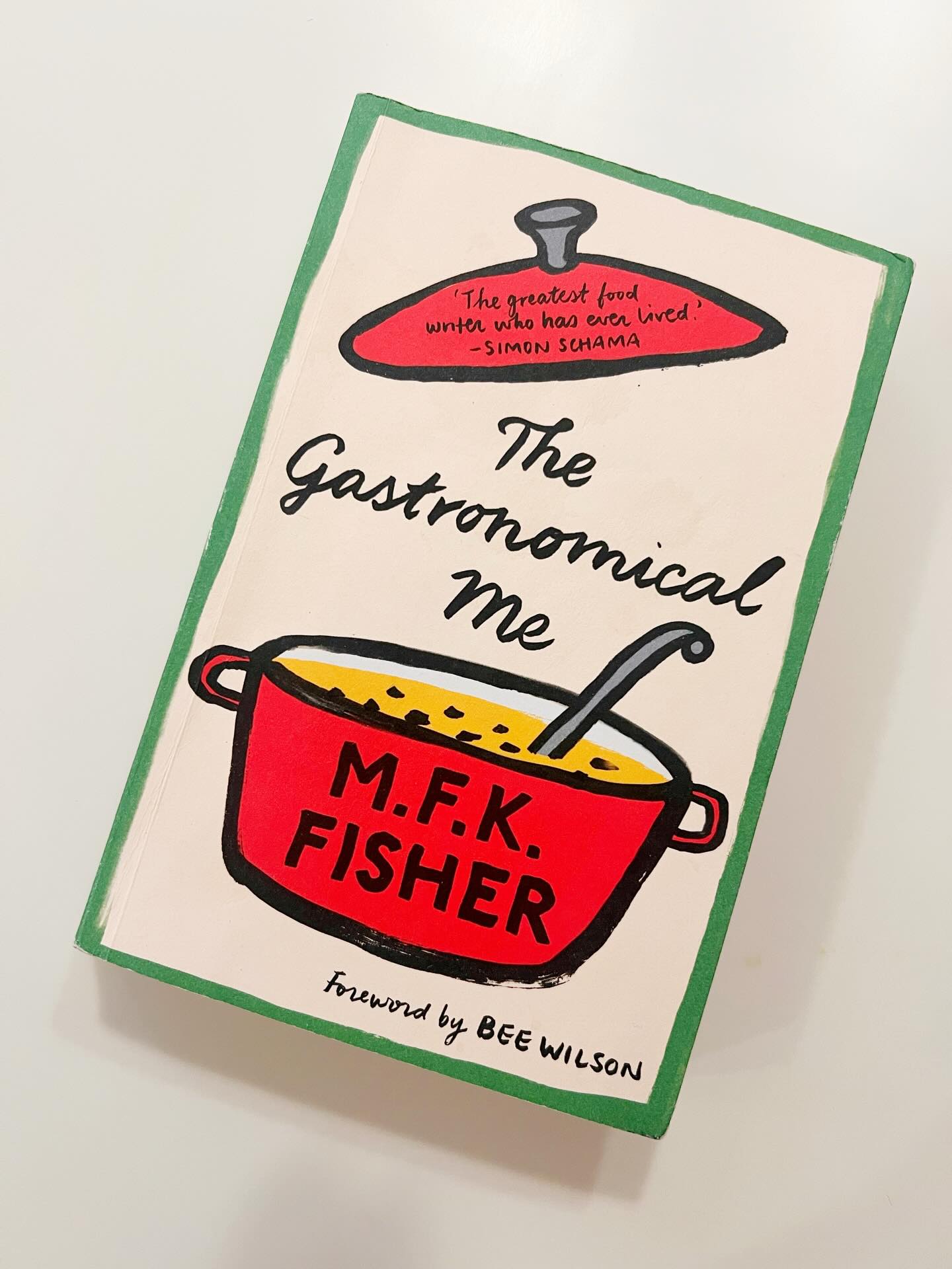 Scrivere di cibo (o se vi piace di più il “food writing”) non è certo una prerogativa di questi nostri tempi. Mary Frances Kennedy Fisher (1908-1992) ha trasformato il racconto del cibo in qualcosa di profondamente letterario e autobiografico e per me è sempre stata di grande ispirazione. Purtroppo non si trova nulla tradotto ma vale la pena fare un po’ di sforzo. Non ve ne pentirete!
#foodwriting #food #writer