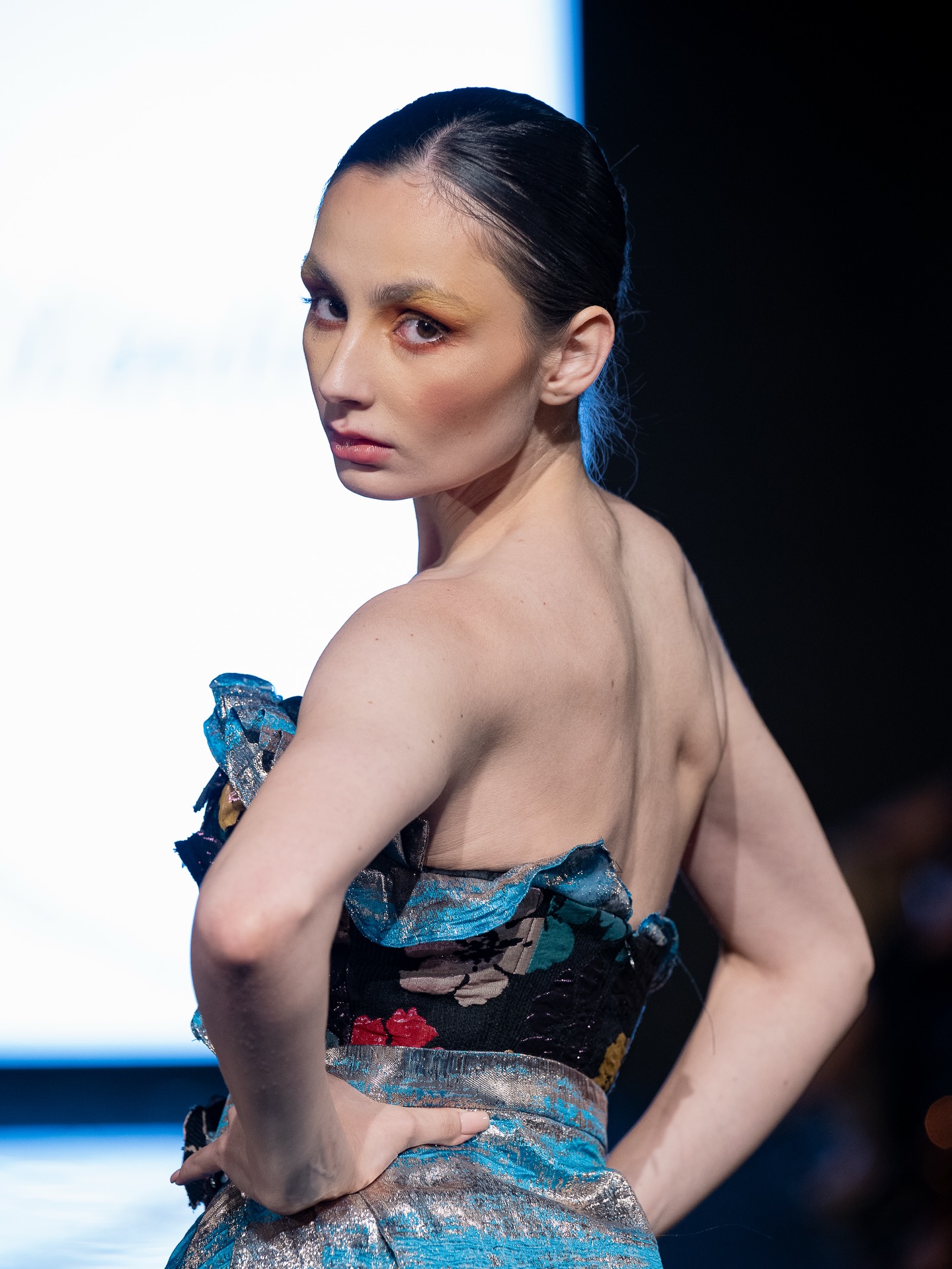 LA fashion week 2026 @artheartsfashion & some hair i styled 🙂↕️
thank you so much for this amazing opportunity!!
Sponsored By:
@embroylisseusa
@billiondollarbrows
@sigmabeauty
@themakeuplight
@sixsummitgallery
@joyonastick
@ubatubaacai
Venue @themajesticdowntown
Nightlife @thelareserve
Photos @gettyimages
Shot by @markgonpoint
#lafw #losangeleshairstylist #editorial #fashion #hairstylist