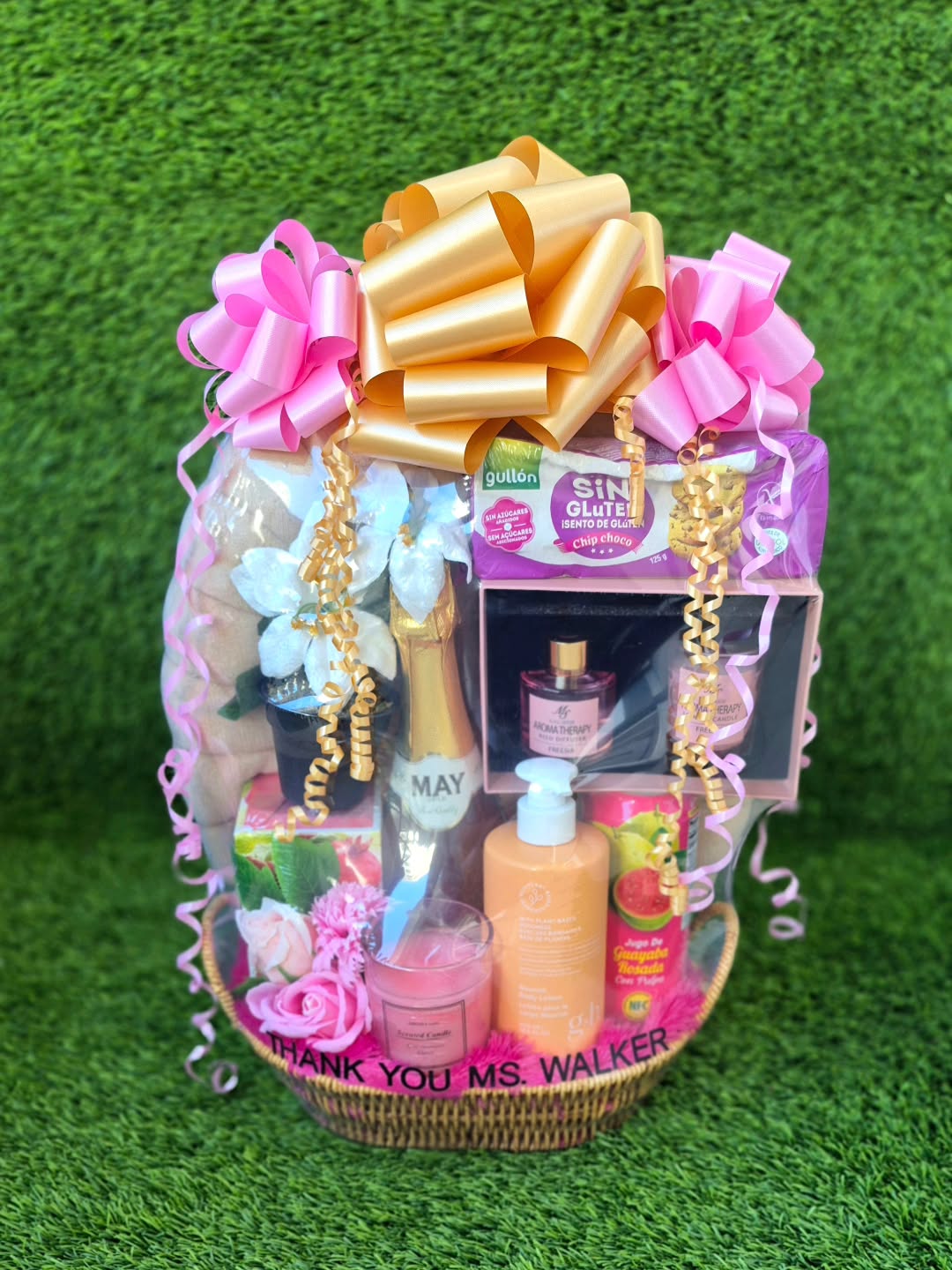 Appreciate your student teachers! Get them something to show your appreciation🥰☀️
#giftsjamaica #giftbasketsjamaica #giftbasketsja