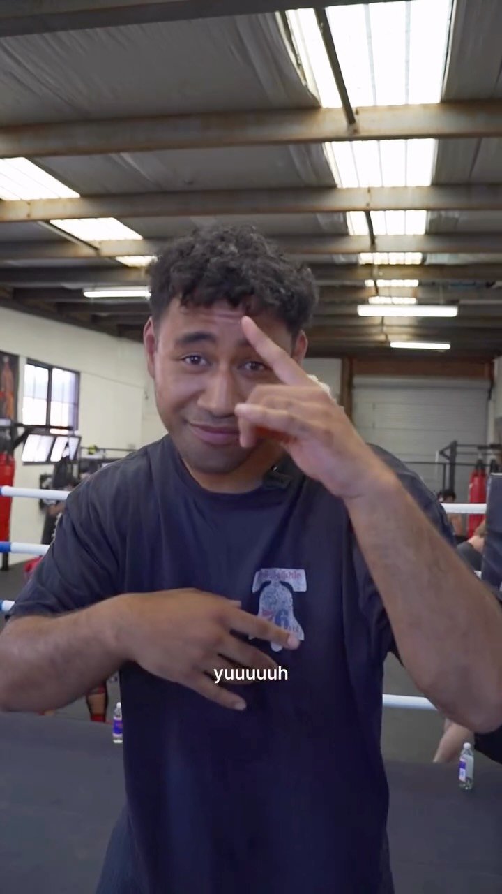 Young Bulls Stories: Meet one of Young Bulls OG members. Itai has been training at Young Bulls since he was 5, starting off in Laos Tooheys taekwondo program and transitioning to Muaythai later on. Hear his story how training doesn’t just contribute to skills and fitness, but also how it’s helped him grow in life 💪
#youngbullsgym #youngbullsmuaythai #unleashthebullwithin #youngbullsneverdie #weareyoungbullsgym