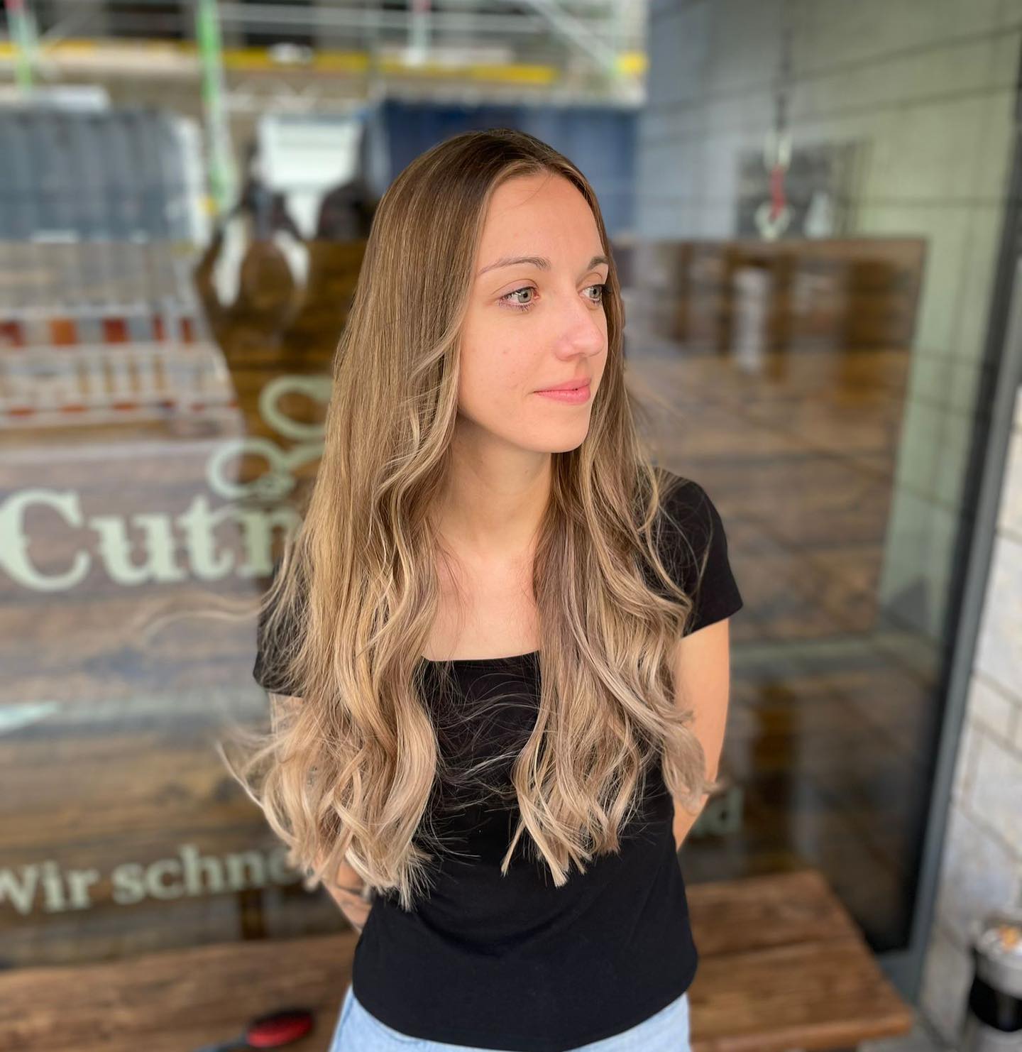 Bist du bereit für eine Veränderung ?
🔴🟤🟡🟠🟣⚫️🔵🟢⚪️
Egal ob Blond, Braun oder Bunt, oder sei es nur ein neuer Haarschnitt!
⬇️⬇️⬇️⬇️⬇️
Verschwende keine Zeit und lass dich bei uns beraten! Mo-Fr 10.00-16.00 Uhr, ohne Termin. Kostenlos und unverbindlich!
Mehr Infos in unseren Highlights
Pflege&Preise.
#haarpflege #haarpflegeprodukte #hairroulette #balayage #balayagedortmund #haarschmuck #haircut #ctmstr #phoenixsee #beratung #haarfarben #dortmundermädchen #mädchenkram #glynt #summerhair #haarliebe