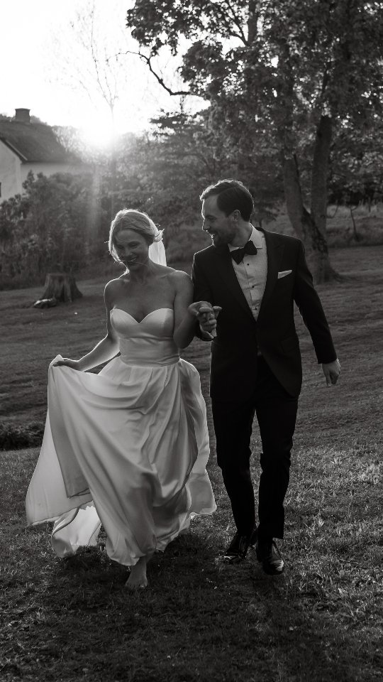 Nu börjar de populäraste datumen för bröllop 2027 bokas upp. När säger ni 'ja' till varandra 2027? ♡
Via länken i min bio kan ni skicka en förfrågan. Jag längtar efter att få höra om era bröllopsdrömmar! 😍
#bröllop2027 #bröllopsfotograf #bröllopsinspo #bröllopsplanering #bröllopsfotografsverige