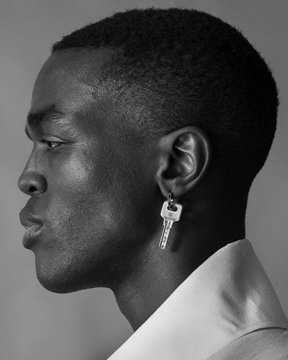 presents GUIDED BY A WHISPER: in conversation with Isolda Fabregat Sanz @isolda_photography
———————————————————————
“I resist immediacy, I feel like the world is spinning… So, I rebel, I want to move slow.”
———————————————————————
At a time when photographs are expected to perform instantly, Isolda Fabregat Sanz’s work insists on patience. Her images do not present conclusions. They remain open, attentive to the conditions of their making and their encounter. Working across portraiture, fashion, and documentary practice, Isolda refuses the hierarchies that separate these forms. Instead, she treats them as shared territories in which questions of authorship and representation remain unresolved. Her professional experience in art history informs both how images are created and how they are understood.
———————————————————————
View Isolda’s photographs and read their interview on the website.
LINK IN BIO >>>
———————————————————————
Do you want to be featured? Submit your photography via the website.
•
www.thepictorial-list.com
•
#pictorial_interviews
—————————————————————
#isoldafabregatsanz #spain #thepictoriallist #womenphotograph