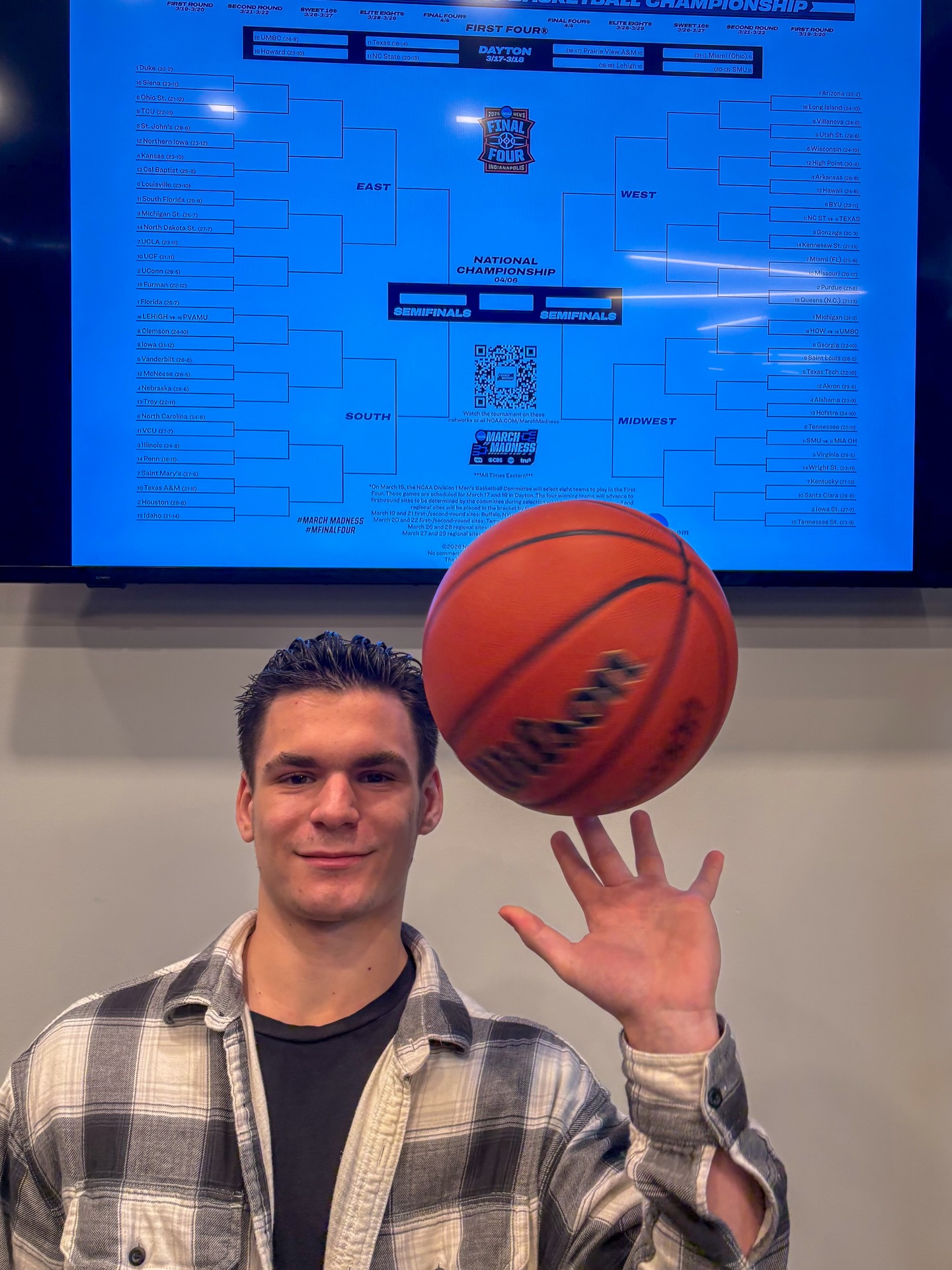 MADNESS STARTS... NOW! 🏀🔥
The bracket is officially LIVE and the clock is ticking. Do you have what it takes to survive to the final four? Winner receives $1000!!! 👑
📉 How to Enter: Scan the QR code or hit the link in our story!
⚠️ Deadline: Lock your picks by March 19th.
Let the games begin! 🏆
#CollegeTownCommunities #LiveWithin #MarchMadness #Bracket