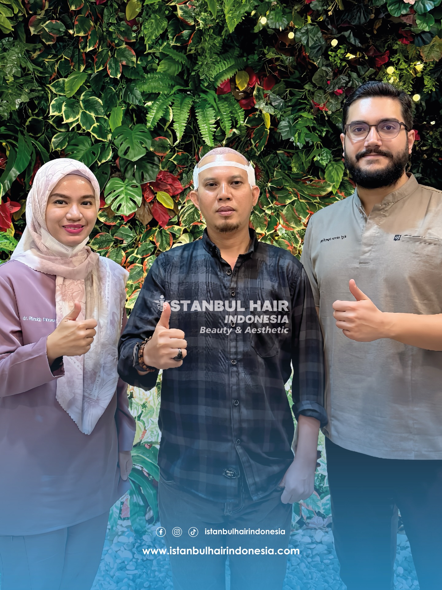 After HT day ✨
Pasien asal Jakarta dengan 4.700 grafts — saat ini masih fase awal pasca tindakan.
proses pertumbuhan rambut membutuhkan waktu dan kesabaran.
—
After HT day ✨
Patient from Jakarta with 4,700 grafts — currently in the early post-procedure phase.
hair growth requires time and patience.
#HairTransplantIndonesia #IstanbulHairIndonesia #ProsesHT #JourneyHairTransplant #HTJakarta