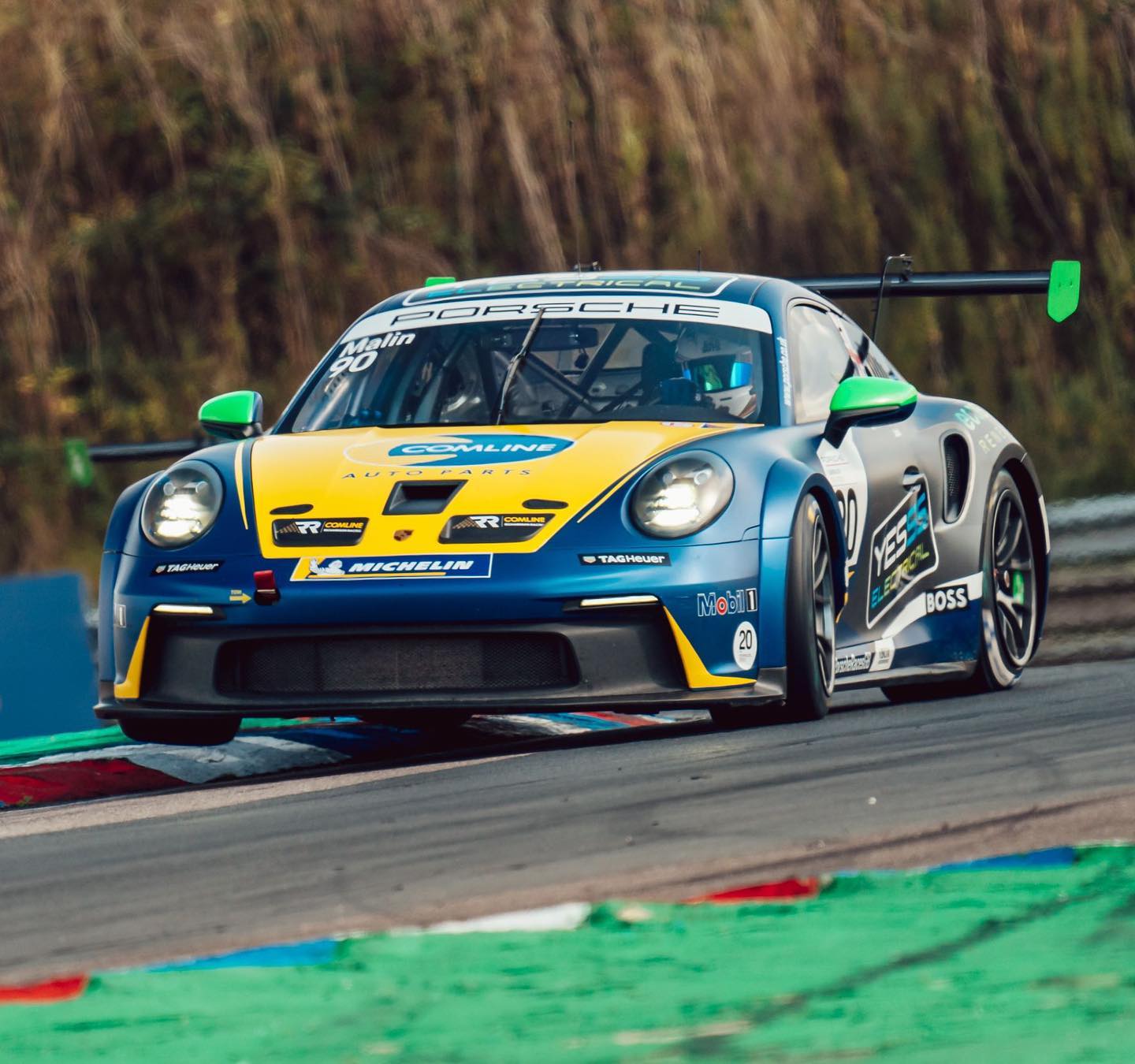 Good day at the office - P6 in qualifying, ready for two races tomorrow. Pace is there. Let’s have it for what could be the final time this year 💪🏼🏁 #porsche #carreracup #carreracupgb #porschecarreracupgb #porsche911gt3 #911gt3cup #racecar #racing #thruxton #btcc #toca #richardsonracing #comline #yessselectrical #joshmalin #joshmalinracing