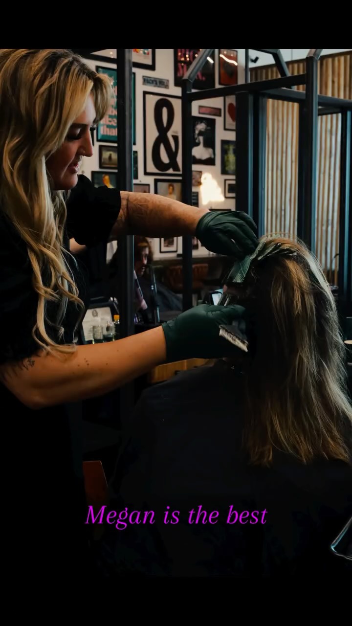 We’re are SUUUPER behind in —
celebrating Megan’s 1 year
A N N I V E R S A R Y !
On November 5th Megan hit one year behind the chair and we have enjoyed every minute 🩷
Thank you for the passion, drive, and excellence behind the chair at L U M I N
#luminhairstudio #cibolohairstylist #masterstylist #educatorappreciation