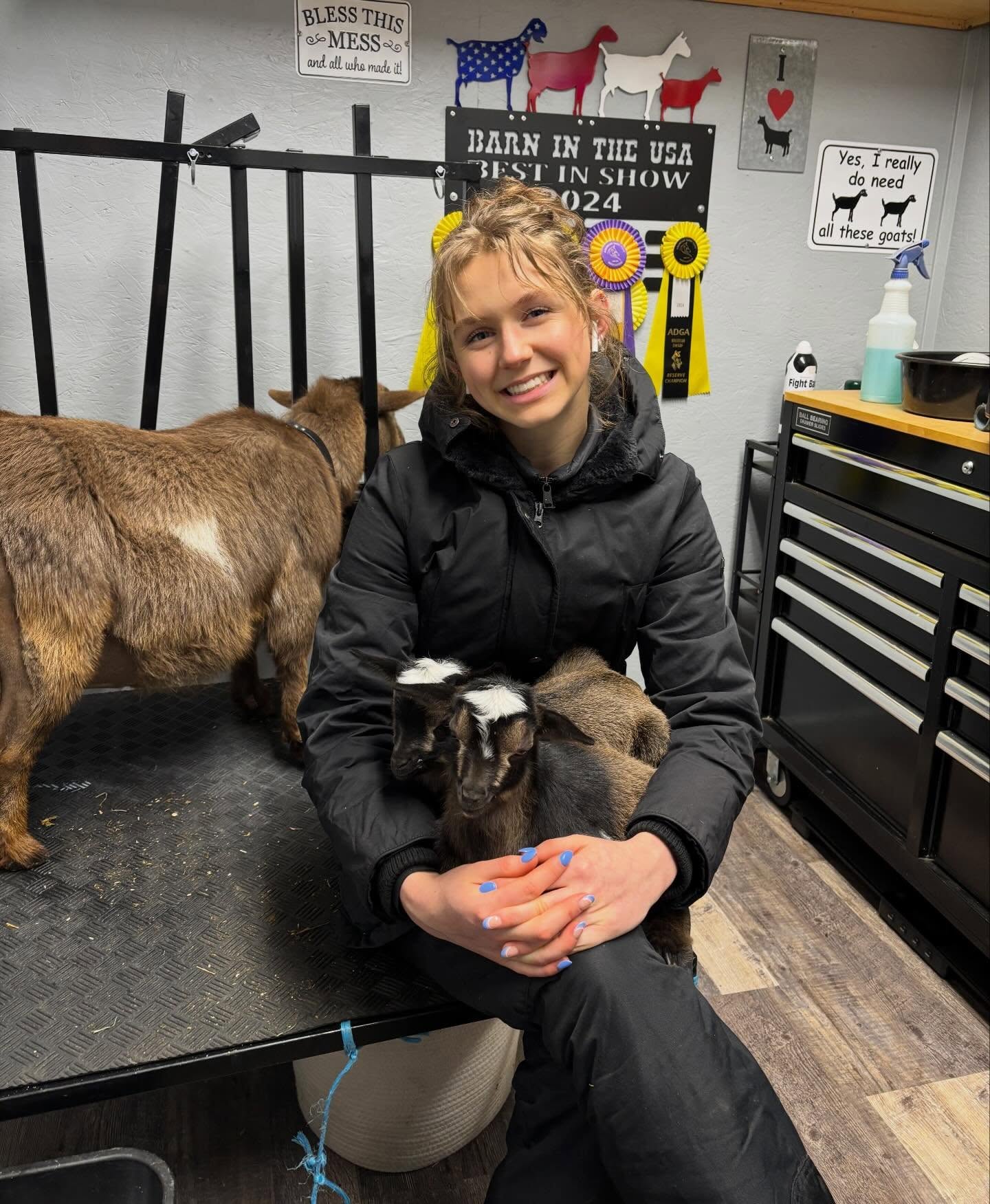 Chore time must include baby time ☺️.
Cameron during evening milking with Minty and Samoa
#farm #homestead #babygoats #nigeriandwarfgoats #backyardfarm