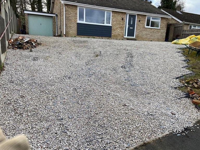 🚘👀 SWIPE TO SEE THE INCREDIBLE TRANSFORMATION OF THIS DRIVEWAY! Edged in sleek charcoal blocks and finished with durable tarmac and stylish grey chippings, this once drab and uninspiring driveway is now a showstopper! 😍 #DrivewayMakeover #BeforeAndAfter #HomeRenovationGoals #CharcoalBlocks #Tarmac #GreyChippings #CurbAppeal #TarmacDriveways #TarmacNorwich #BlockPaving #NorfolkDriveways #DrivewaysNorwich #Landscaper #NorwichLandscaper #ResinBoundNorwich #TarmacNorwich #NorwichDriveways #Asphalt 🏡💯
