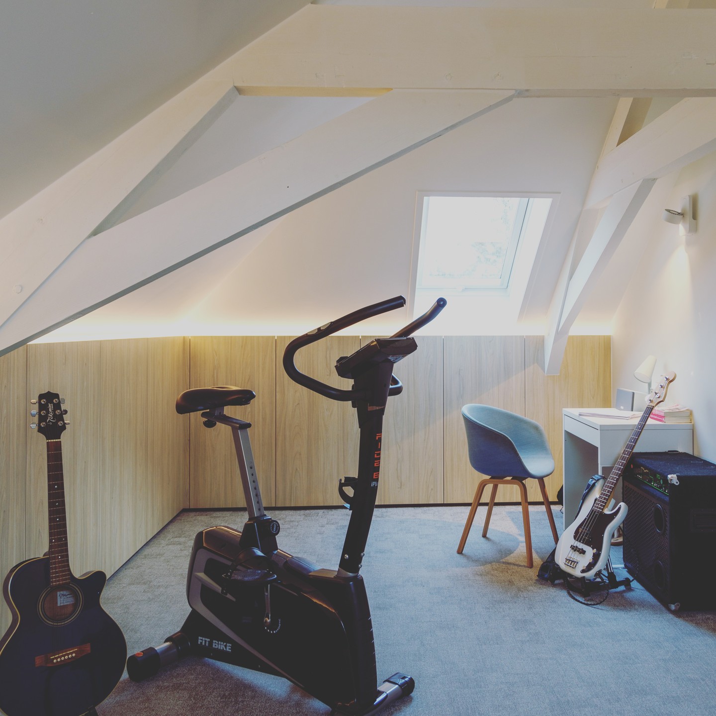 omtoveren van een vergeten zolder naar hobbyruimte/gastenkamer
tevreden klant = tevreden interieurarchitect !
met dank aan : #brunodevriendt #christophefavere #kristofdegroote #jantaghon #geertjanssens