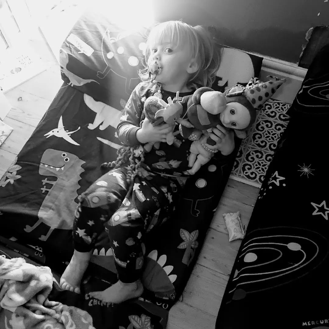 I spent a number of hours today building a new kids bookshelf and tidying Max and Emilys room. Bedtime was essentially them working together as a team to create as much mess as they could manage before they fell asleep 😅