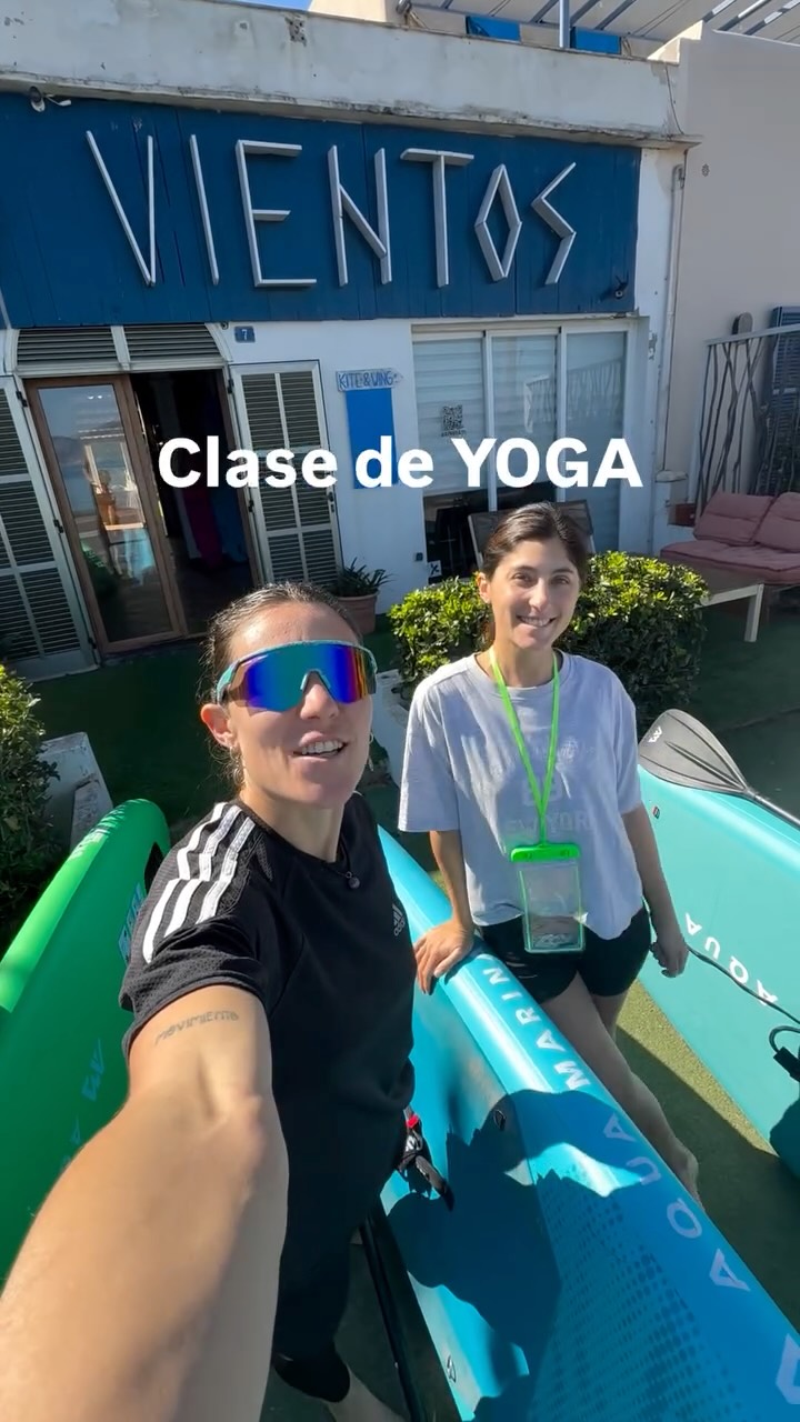 Las mañanas tranquilas en Sa Marina se aprovechan así.. ¿Te unís? #mallorca #yoga #mar