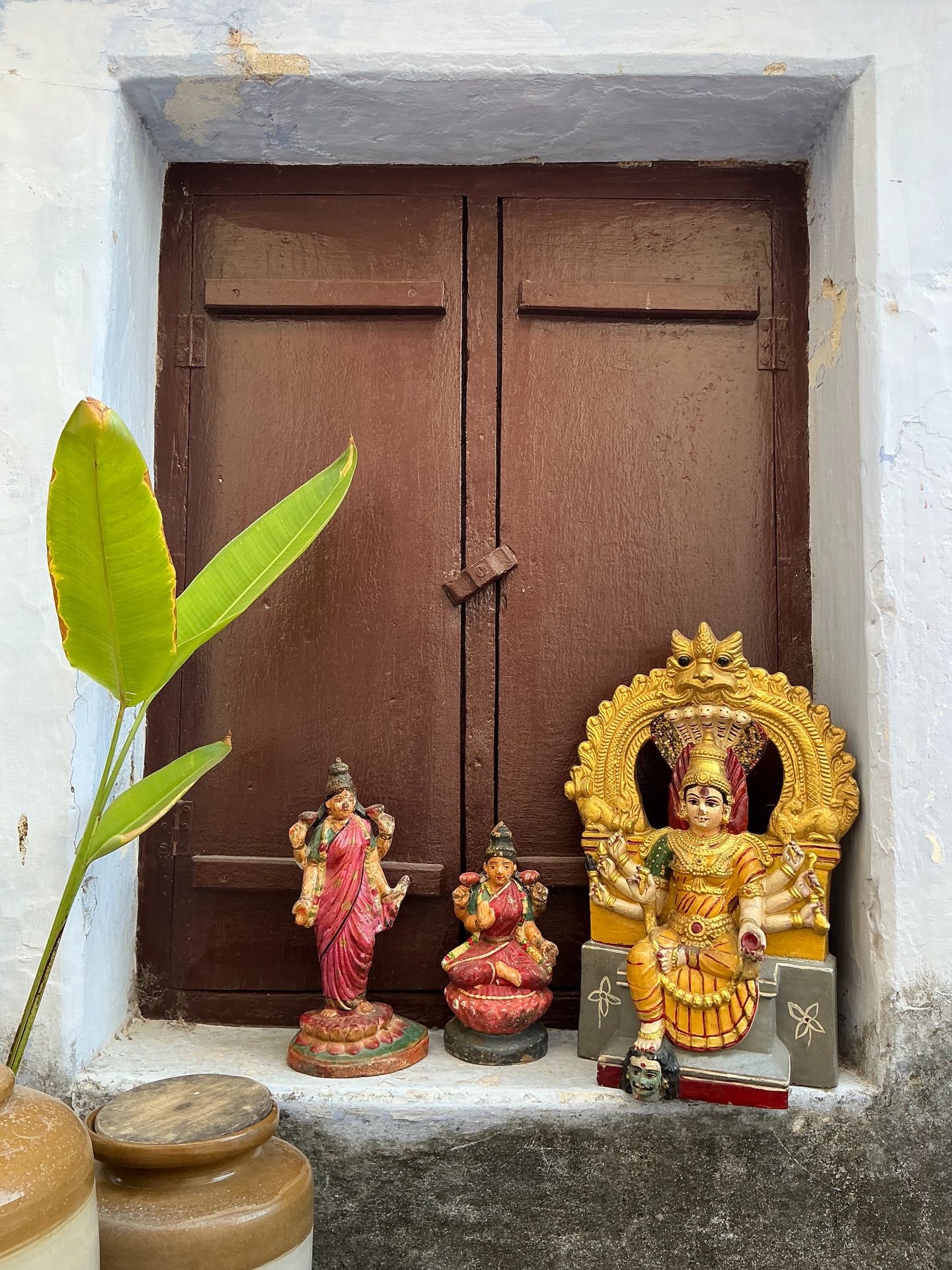 You voted.
We listened.
More than 60% of you asked for Golu Bommai.💛
So tonight, instead of one…
we’re releasing three.
I cleared the space, moved the pickle jars, and set the stage.
And here they are —three dolls, each with their own story.
If one of them speaks to you ,
comment ‘Golu’ and we’ll send you the details.
—
Golu bommai, Navratri dolls, South Indian heritage, vintage clay dolls, golu collection, traditional festival decor, restored antiques, Indian cultural heritage, Cherish Vintage Finds.
—
.
.
.
.
.
#golubommai
#navratrigolu
#cherishvintagefinds
#indianheritage
#vintagedolls