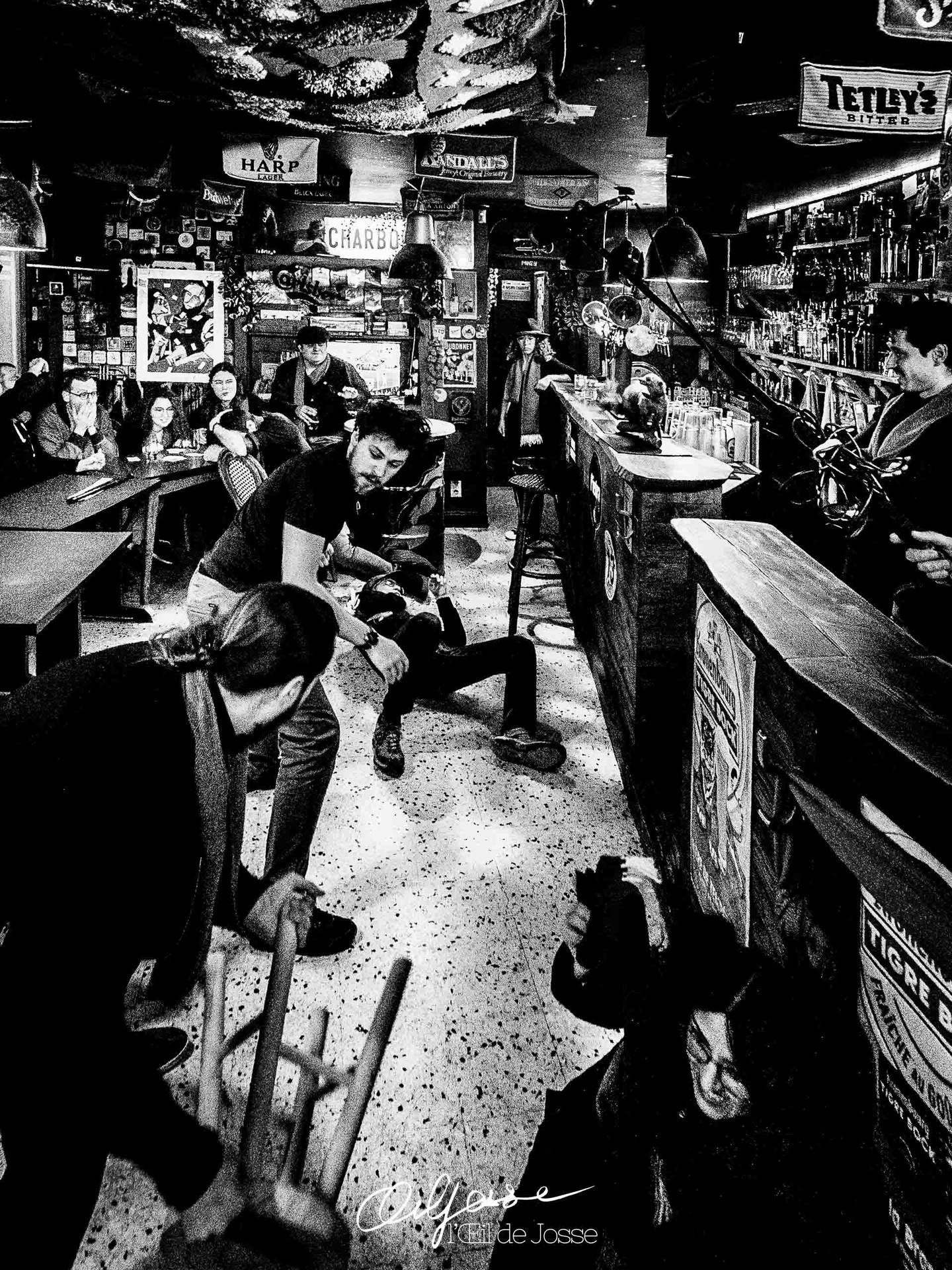 CHAOS MIS EN SCÈNE
Tournage de Pain'alty mis en scène par Melania Cherascu dans le bar Le Charbon.
#tournage #film #cinema #cascade #bagarre #orleans #orléans #culture