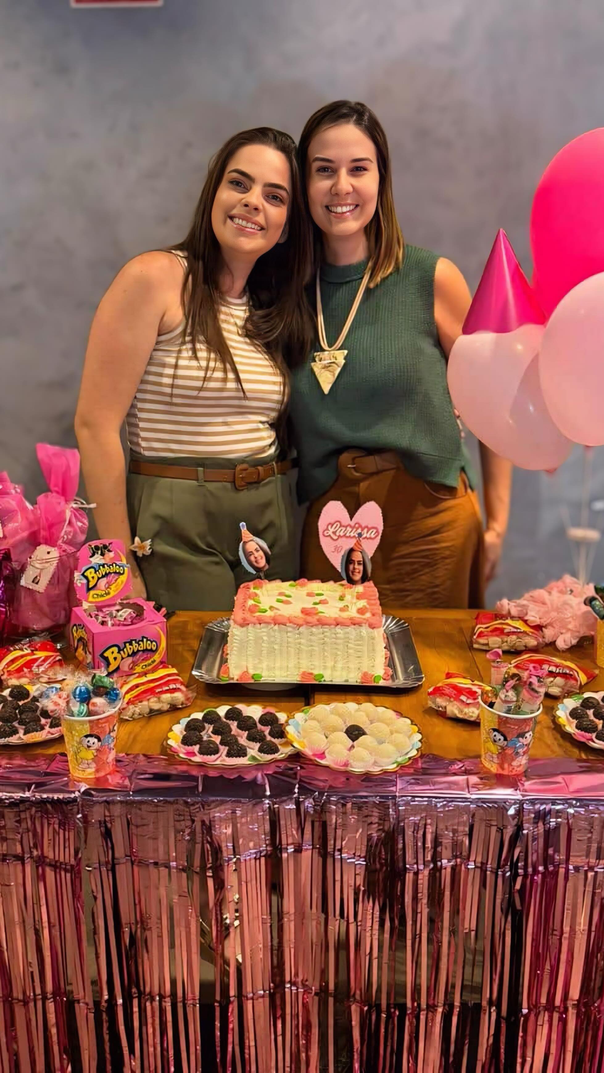 #tbt do dia em que conseguimos enganar direitinho uma das pessoas mais espertas que eu conheço!
Utilizei todos os meus dotes de atriz, que são bem escassos (😂), para ser a isca da surpresa!
Foi demais de bom! kkkkkkkkk
Organização: @cassiadonati
Agradecimentos: @nozpadaria , que reservou o andar superior todinho pra gente e nos atendeu maravilhosamente bem! ♥️