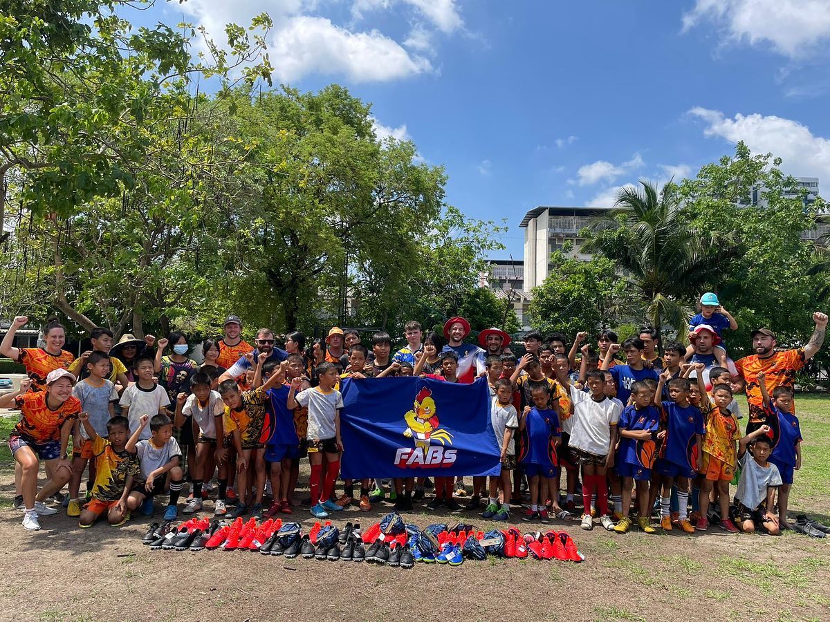 Thank you you to the @french_asian_barbarian_rc for coming out today!!
They were able to raise funds for the Nak Suu kids in which they purchased new rugby boots and scrum caps for them.
The kids are always in need of new boots so this was a big blessing as well as some the scrum caps for the kids to wear while playing.
#naksuurugbyacademy #naksuurugby #naksuu #frenchasianbarbarians #rugby #worldrugby #thailand #bangkok #rugbycharity #underprivilegedchildren #suusuu