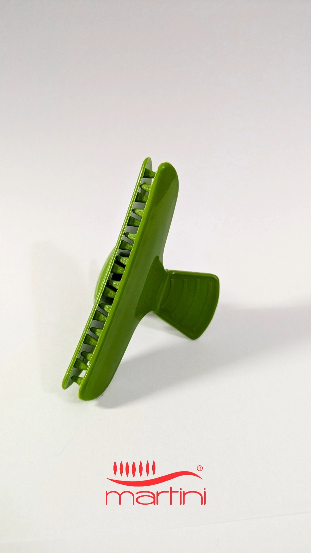 Estrutura reforçada.
Mola resistente.
Fixação segura.
As piranhas Martini são desenvolvidas para alto desempenho em procedimentos técnicos.
Se você busca acessórios com padrão profissional para seu mix de produtos, essa é uma escolha estratégica.