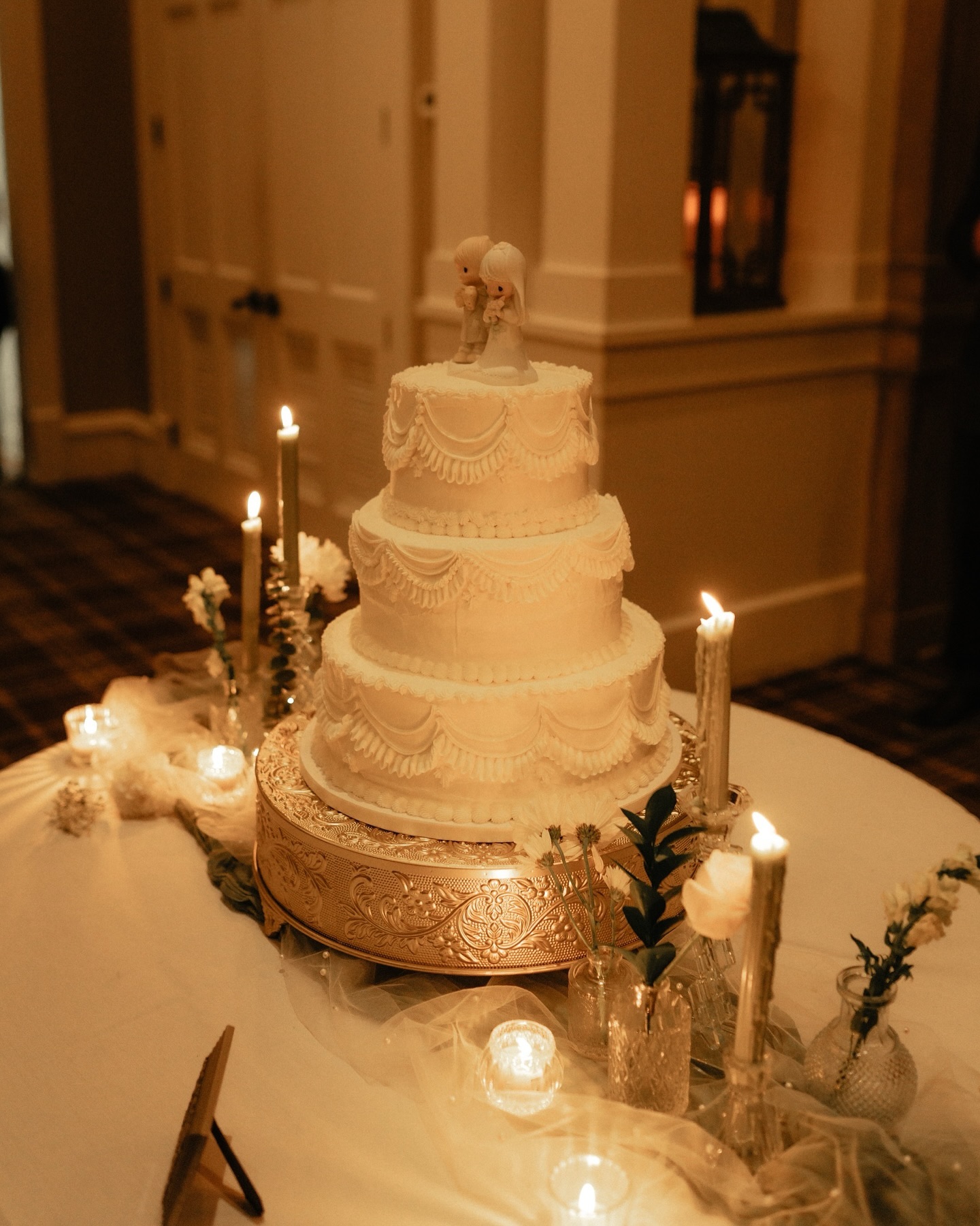 The Millers, Part II
This reception was stunning in every single way- from the candle light, to the speeches and toasts, to every guest being so kind and fun. You could feel the love in this room for Tori and Seth. 🫶🏼
Venue: @steelwoodcountryclub
Second shooter: @meganmunozphoto
Florals: Bride/bridesmaids
Bridal bouquet: @celebrationstheflorist
Hair: @hairbymarissaeliz @aimee_lauren11
Makeup: @beautybybosley
Gown: @bridalloftpensacola
Bridesmaids dresses: @showmeyourmumu
Suits: @calvinklein
Food/drinks: @steelwoodcountryclub
Cake: @pollmansbakeshops
Music: DJ Eddie
#photographer #weddingphotographer #pensacolaweddingphotographer #floridaweddingphotographer #alabamaweddingphotographer #wedding #steelwoodcountryclub #countryclubwedding #loxleywedding #alabama #alynnephotos #alynnephotography