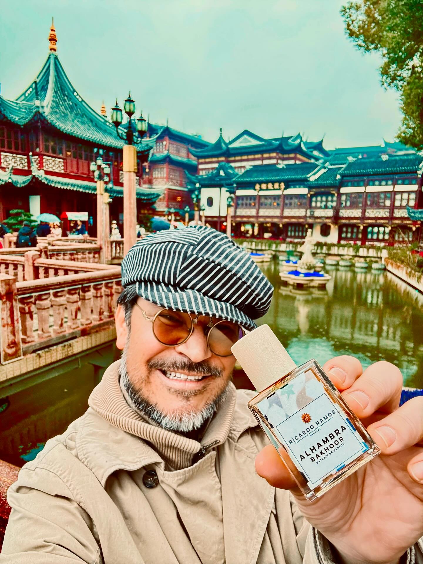 Fin de primavera con Alhambra Bakhoor en Shanghai!
Sin duda alguna la fragancia ideal para un día plomizo de fin de primavera por Shanghai, porque te acompaña perfectamente con su carácter envolvente, misterioso y acogedor, que te alegra el día sin el más mínimo esfuerzo 🥰
#ricardoramosperfumesdeautor #alhambrabakhoor #artisticperfumery #yugardenshanghai #bundshanghai