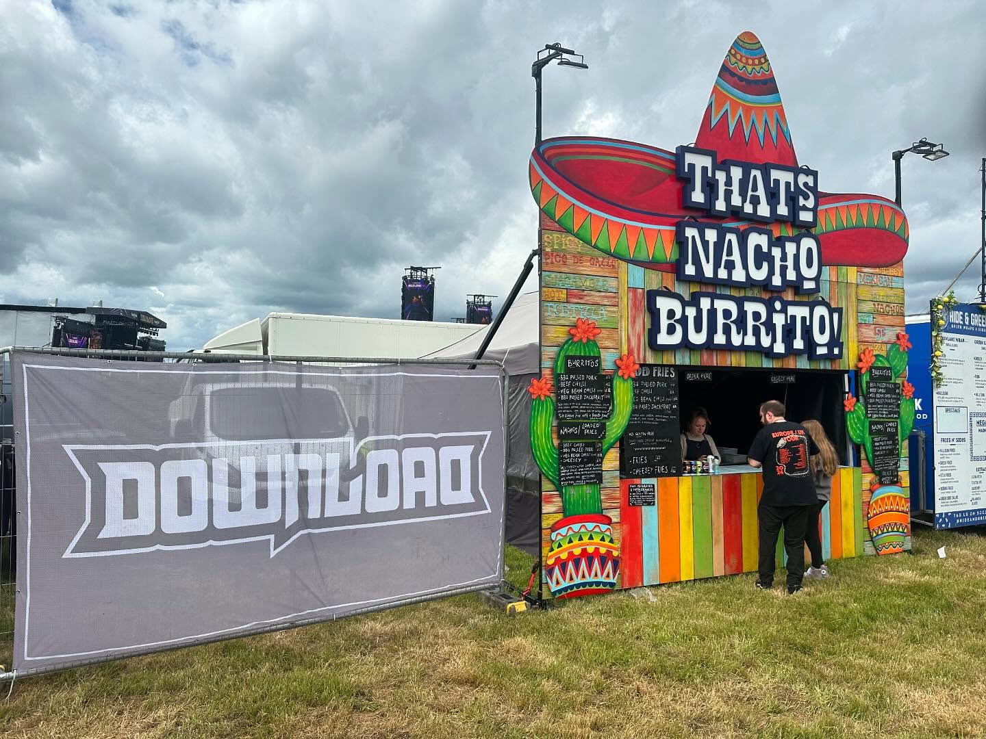 We had the best weekend selling burritos and rocking out @downloadfest!!! Many thanks to our unbelievably good staff (Matt, Dani, Caitlin & Monty) and @cfconcessions_ for having us!!!
Also a massive shoutout to our lovely neighbours @ceylon_and_beyond , @thehappymaki , @hideandgreek , @nofrickinchicken , @phat_khao , @bunnymansbunny & @fireanddoughuk Next stop @glastofest!!!