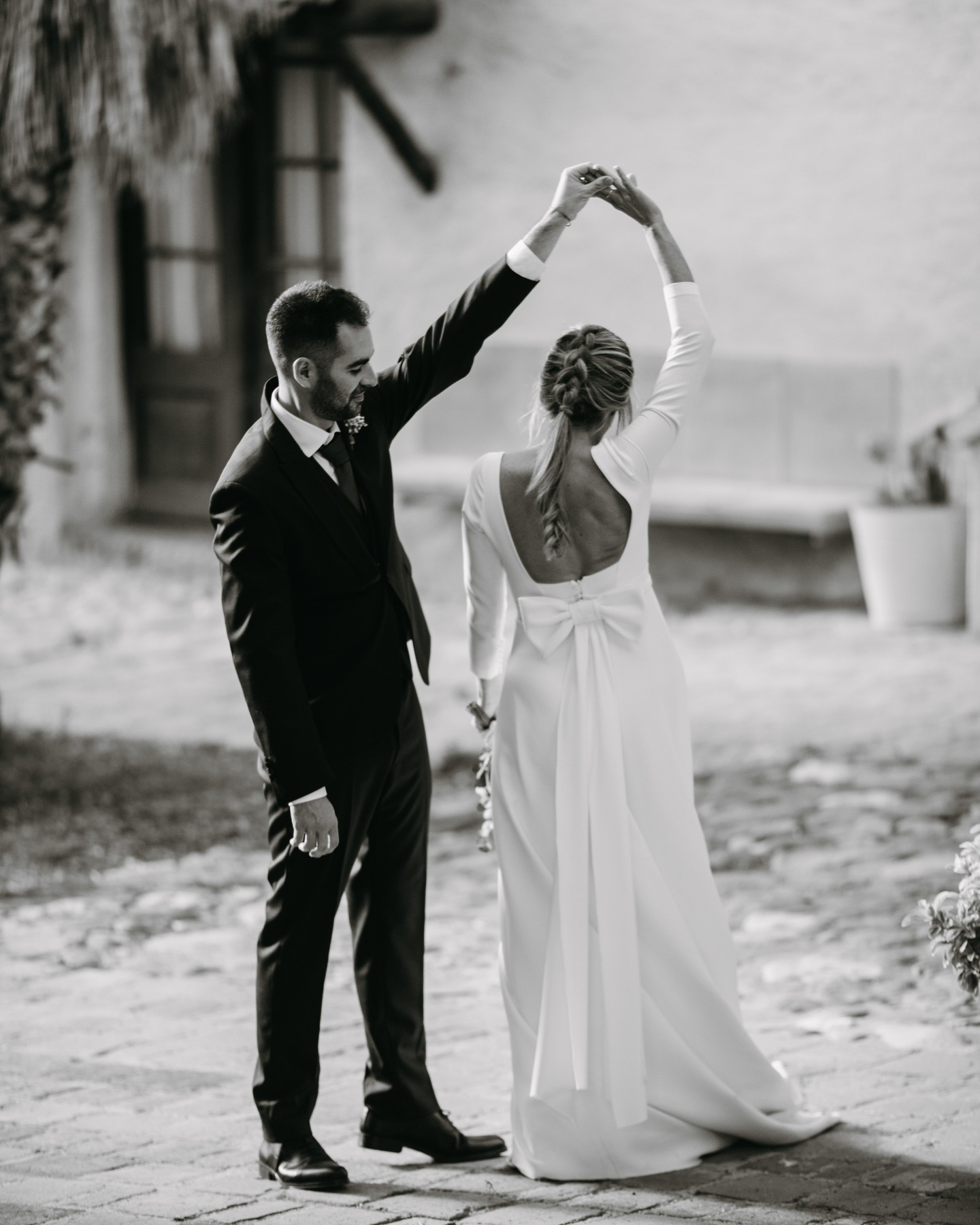 El moment abans d'entrar al aperitiu, un moment de pau per a vosaltres ☺️
Espai: @mascanriera
#Fotografiacasament #weddingphotography #fotografiaboda #boda #casamentcatalunya