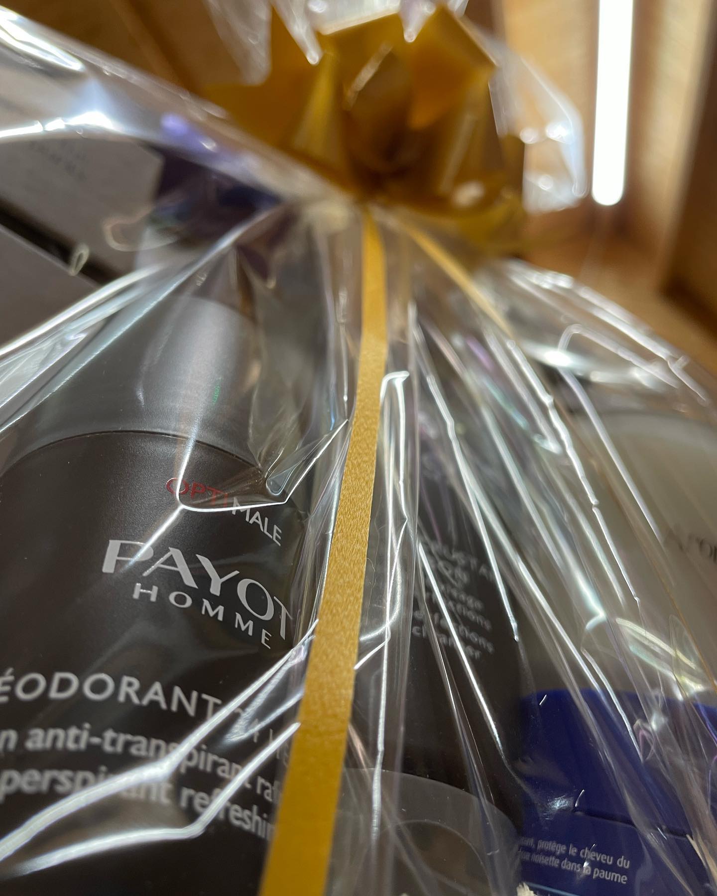 Some amazing hampers to raffle off this Christmas 🎄 pop into the office to find out more! And don’t forget to collect your selection box 🎅 #hazelwood #uni #student