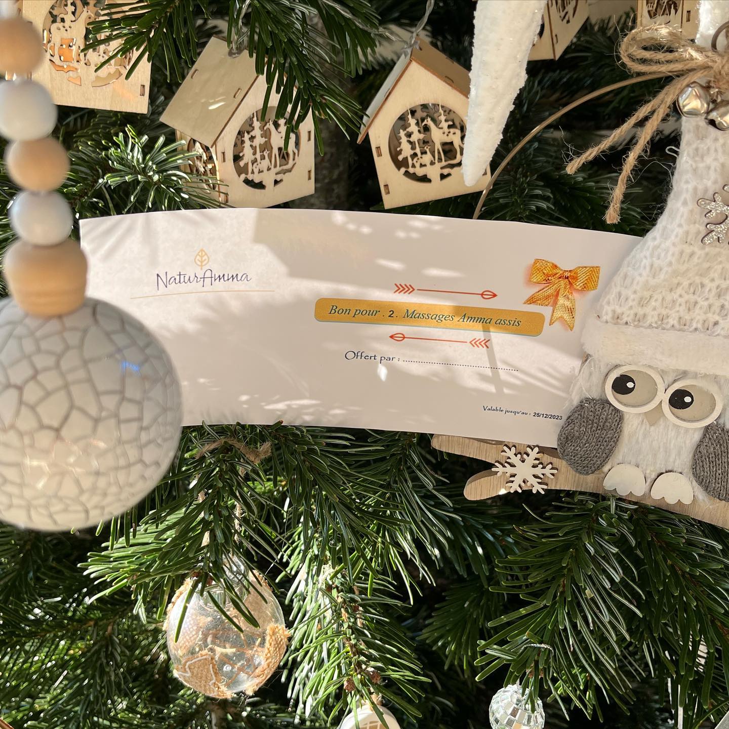 🎄. Bons cadeaux . 🎄
.
Je propose des bons cadeaux pour les massages Amma et les soins Reiki que je fais chez vous sur toute la Haute-Vienne.
.
Une douce idée à diffuser pour prendre soin de vous ou pour faire découvrir ✨
.
Le lien de mon site internet est dans ma bio pour les tarifs.
.
N’hésitez pas à me contacter si vous voulez plus d’infos ou pour réserver une séance !
.
À très vite !
.
Ludivine 🌺
…
..
.
#ideecadeau #bonscadeaux #massageammaassis #reiki #soinsenergetiques #bienetre #cadeau #cadeaulimoges #limoges #hautevienne #saintjunien #bienetrelimoges #massagelimoges