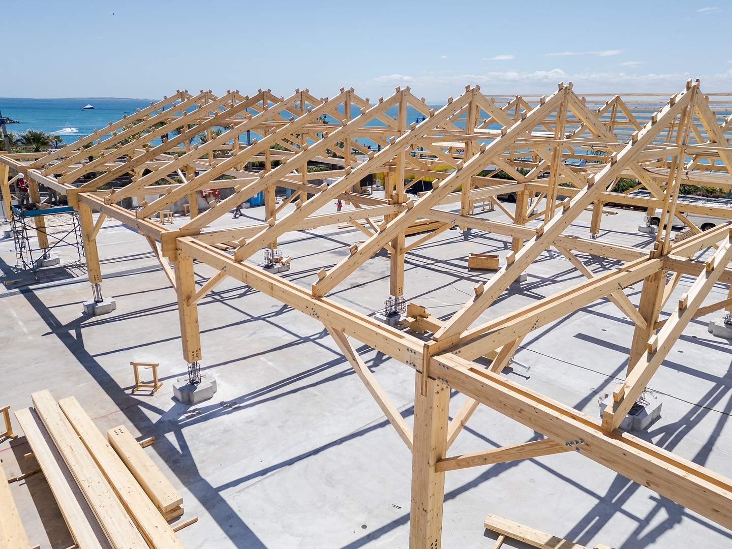 Evermine | Cape Town, South Africa
A bird’s eye view of the progress on site! The new Oranjazicht Market is under construction and it is going to be a game-changer for Cape Town.
#oranjazichtmarket #waterfrontcapetown #timberframe #tablemountain #timberconstruction #construction #southafrica #capetown #aerialview