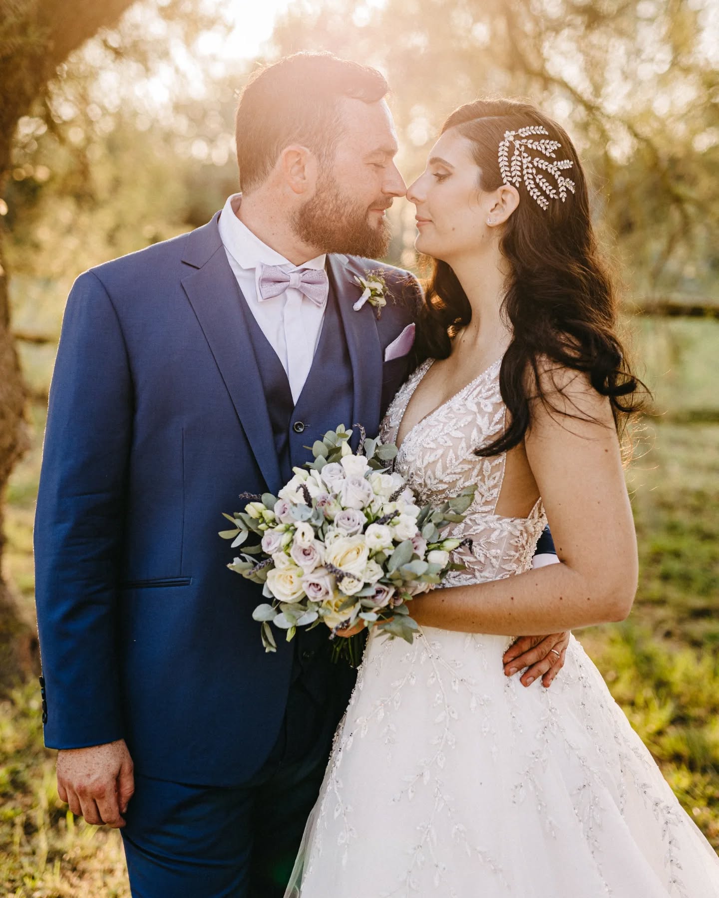 Petit retour sur le mariage de L&F qui date déjà de juin 2023 💐🫣
Malgré le retard, je tenais à partager ces images et tenter de vous faire ressentir à quel point ce mariage a été bercé par l'ambiance Camarguaise au @loumasdoujuge au plein cœur des Saintes Maries de la Mer, entre le décor typique de cette région et les chevaux blancs, la musique à la Gipsy King qui les a accompagnés durant tout le cocktail, mais aussi la cérémonie religieuse où le Prêtre Pablo nous a tous donné les frissons en chantant d'une voix majestueuse 🎶 c'était incroyable, je m'en souviendrai toujours !
#weddingphotographer
#weddingprovence #camargue #photographeprovence #weddinginspiration #pronoviasbride #photographeaix #photographeluberon #belovedstories #authenticlovestories #authenticwedding #authenticlovemag #weddingphotography #photographemariageprovence