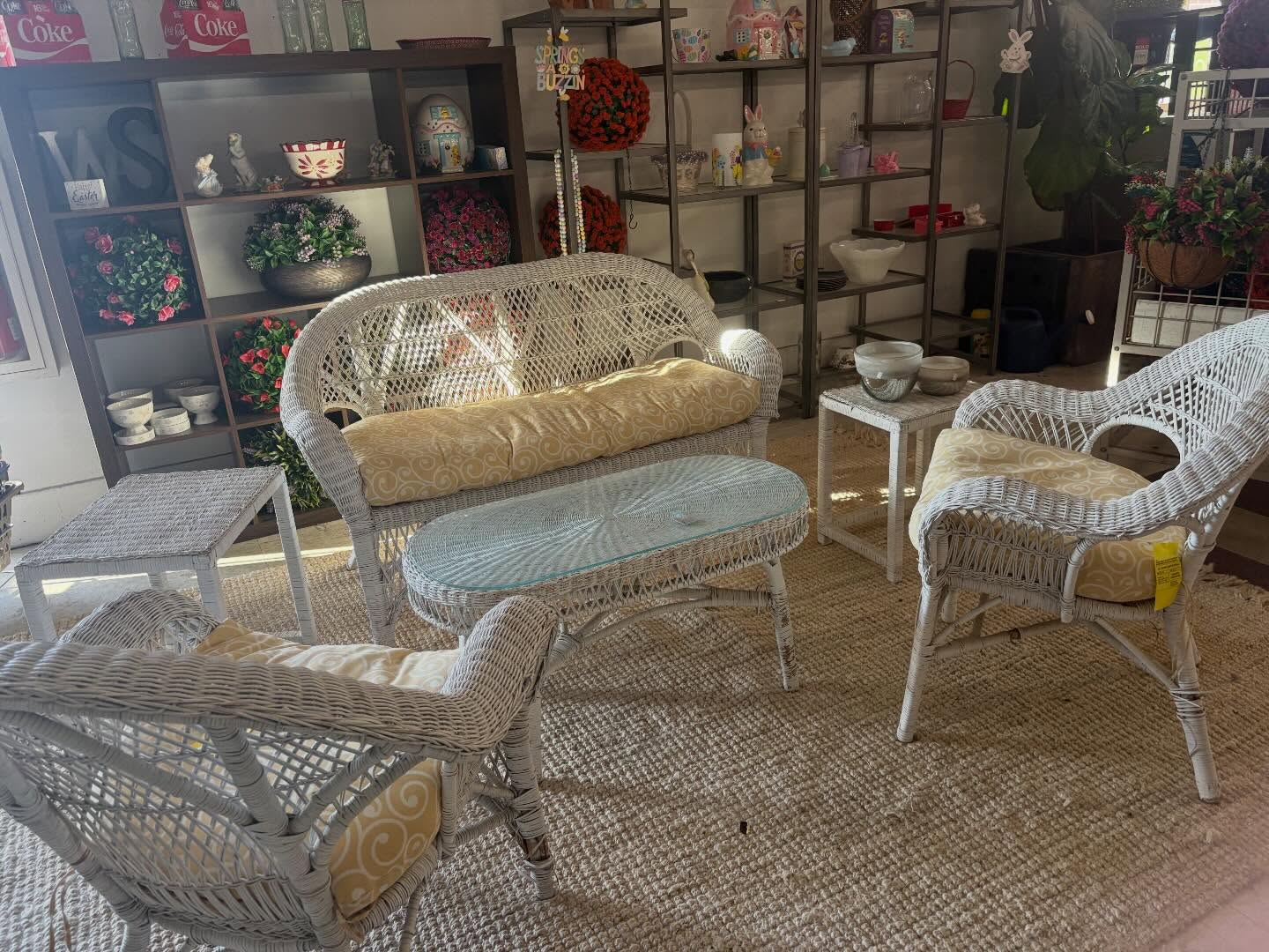🌻💐Spring is less than one week away!!'
This set is only $75...
Come and find something that makes your heart ❤️ happy!