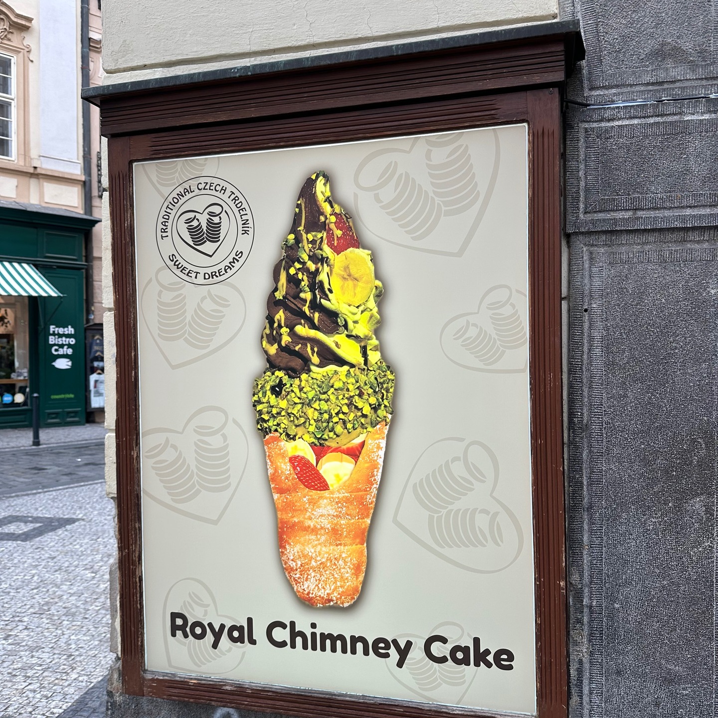 Výroba velkoformátových posterů pro Trdlo v centru Prahy #velkoformat #reklamapraha
