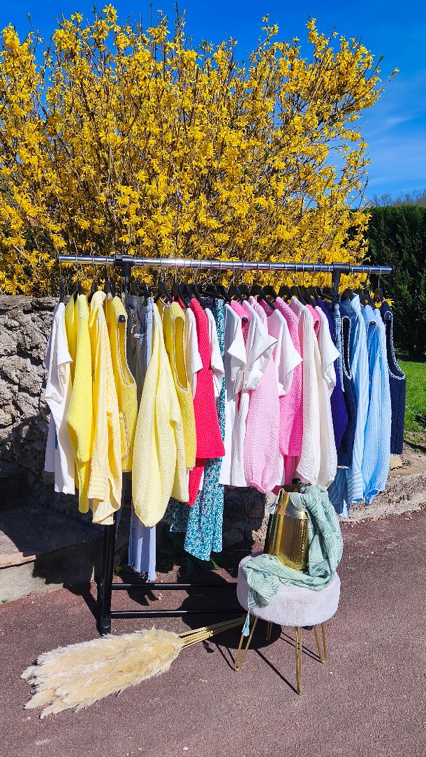 🚨Ce soir... LIVE EXCLUSIVITÉS 🔥
C'est ce soir ✨
Je te retrouve en Live facebook à 21h pour te présenter une sélection de pièces exclusives.
Certaines sont arrivées en très petites quantités... Et elles seront disponibles uniquement pendant le LIVE 🛍️
📍 Rendez-vous ce soir sur facebook 💙
Bloque ta soirée tranquille et viens découvrir ces pépites chaleureuses ☀️
.
Qui sera là ce soir ⁉️
.
.
#livefacebookshopping #nouveautésmode #eshopmode #lookinspiration #shoppingaddict