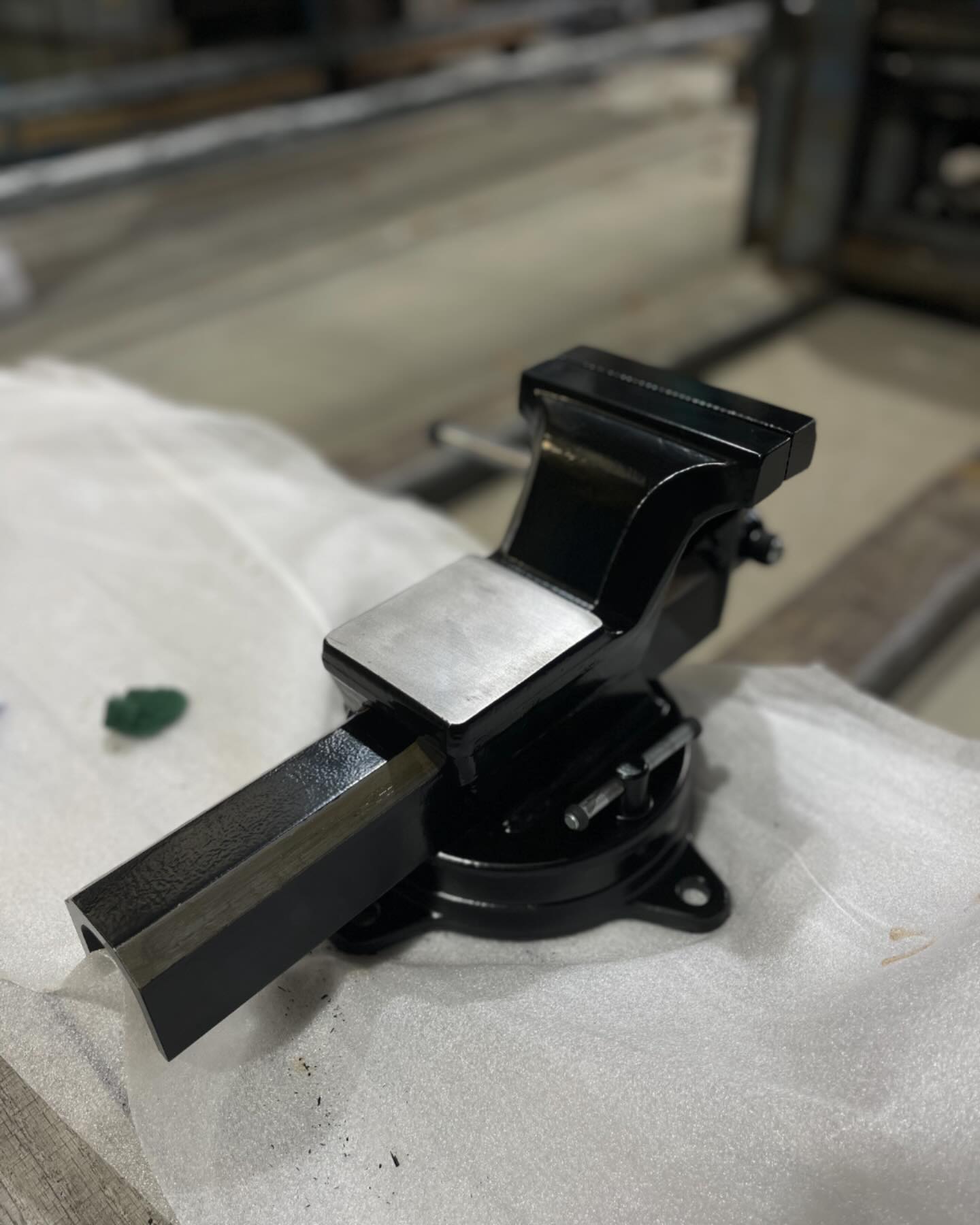 A lovely vice completed for a customer recently 🔥 All machined surfaces taped and kept free of powder ensuring this vice is as smooth as the day it left the factory!
This will be finished off with some copper jaws to really make it pop.
For any enquiries or quotes you may need please email us on admin@acpowdercoatings.co.uk
#powdercoating #shotblasting #vice #workshop
