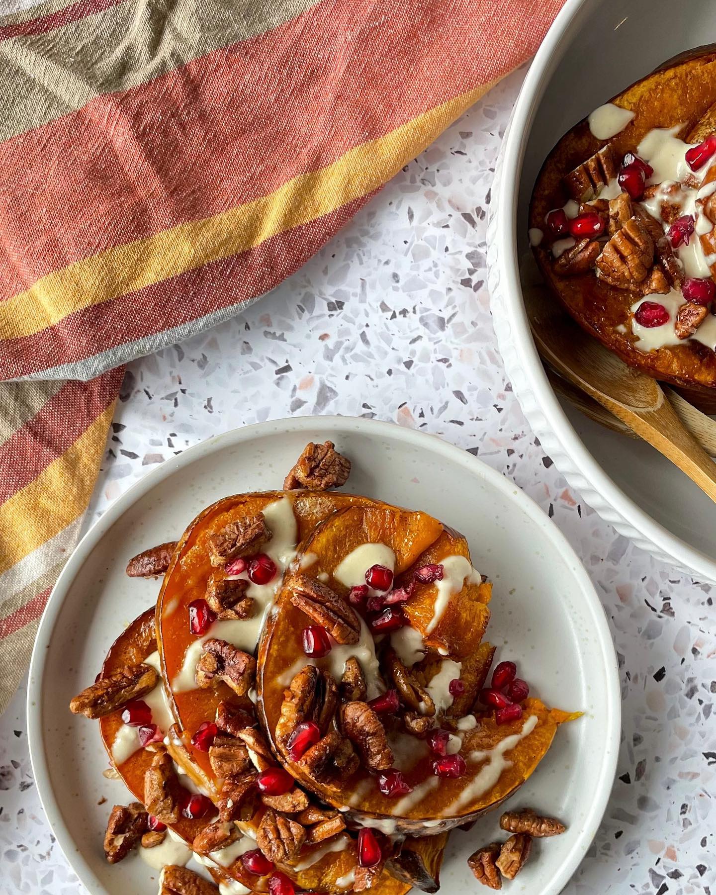 It’s the first day of December today so here’s a chrissy recipe to kickstart the festivities.
🎄CHRISTMAS PIMPED-UP PUMPKIN
This recipe is so easy and festive - perfect as a side dish to your Christmas spread.
If you want the full recipe, it’s up on my new website which is linked in my bio! 🤠