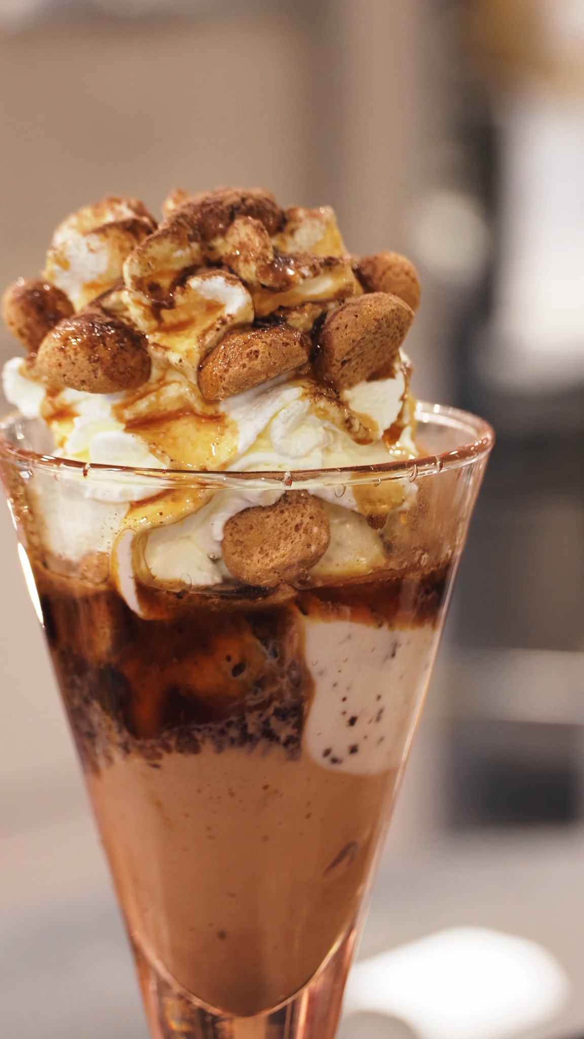 Wir sind zurück! 🍦✨
Kommt vorbei und genießt eure Lieblingssorten – täglich ab 11 Uhr sind wir für euch da. Sonne, Eis und gute Laune warten schon! ☀️
#Eiscafé #WiederGeöffnet #Eisliebe #Nicoletti