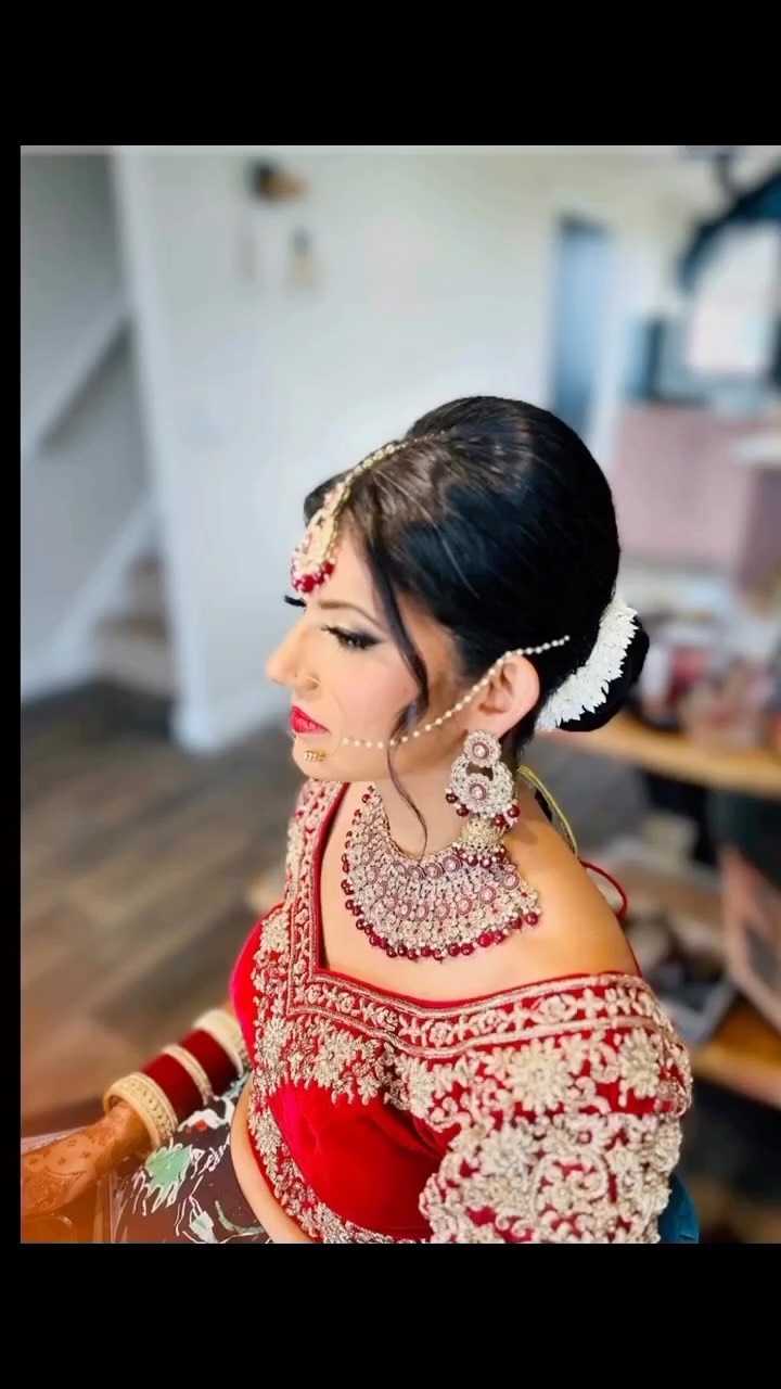 Asian bridal artistry is all about precision, balance and understanding ✨
From flawless, long-lasting skin to perfectly defined eyes that complement traditional jewellery and attire — every detail is intentional.
As a nationally award-winning bridal hair and makeup artist, with 16 years experience, I specialise in creating bespoke looks that enhance natural beauty while respecting cultural tradition 🤍
Luxury bridal trials in my private garden studio
On-location service available
#AsianBridalMakeup #AwardWinningArtist #LuxuryBridal #BridalHairAndMakeup #UKBridalArtist SouthAsianBride BridalMakeup WeddingHair BridalGlow