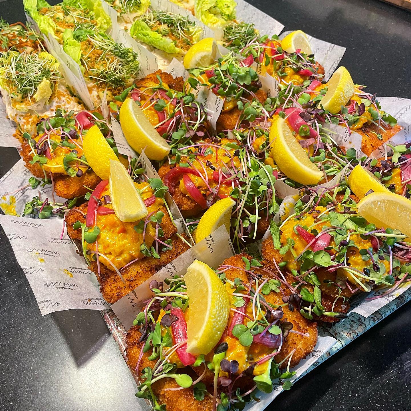 A snapshot of the delicious Danish corporate catering in Copenhagen 🇩🇰
Focusing on blood sugar balancing, hunger crushing combinations to keep our execs energised throughout the day 💻 We did this by ensuring all meals and snacks contained:
• Protein i.e. high protein yoghurt, eggs, fish, meat, nuts & seeds
• Complex/whole grain carbs: brown/wholemeal bread, rice, quinoa & wholegrain oats
• Fats: eggs, avocados, oily fish, nuts & seeds
• Fibre: Fruit, veg, wholegrains, nuts & seeds
✅✅✅