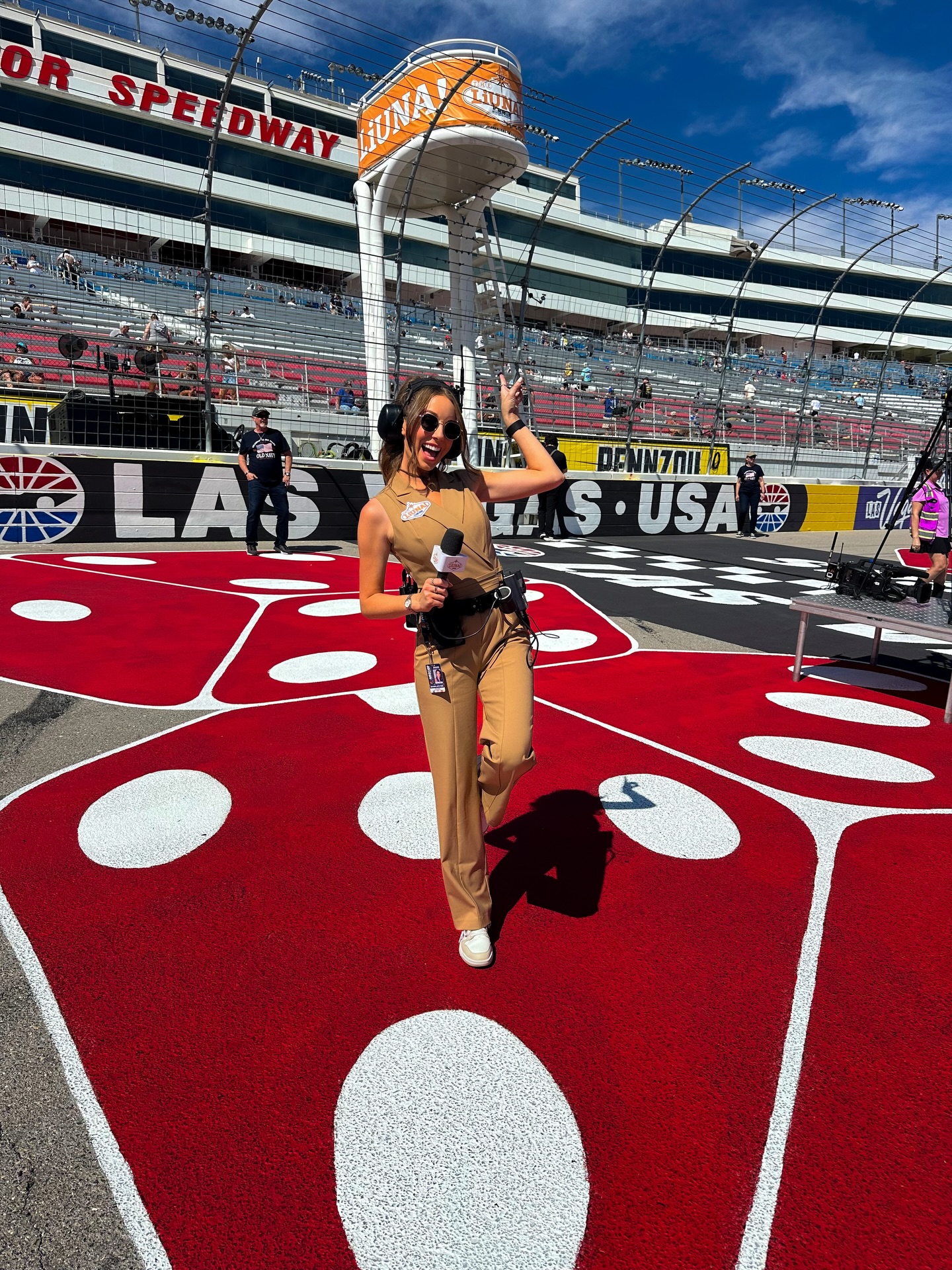 Rolled the dice ๐ฒ @lvmotorspeedway
Co-hosted the NASCAR OโReilly Auto Parts Series race today - Cup racing tomorrow! ๐
Soaking up the sunshine and all the Vegas vibes. ๐ฐ
#nascar #racing #lasvegas #eventhost #motorsports
